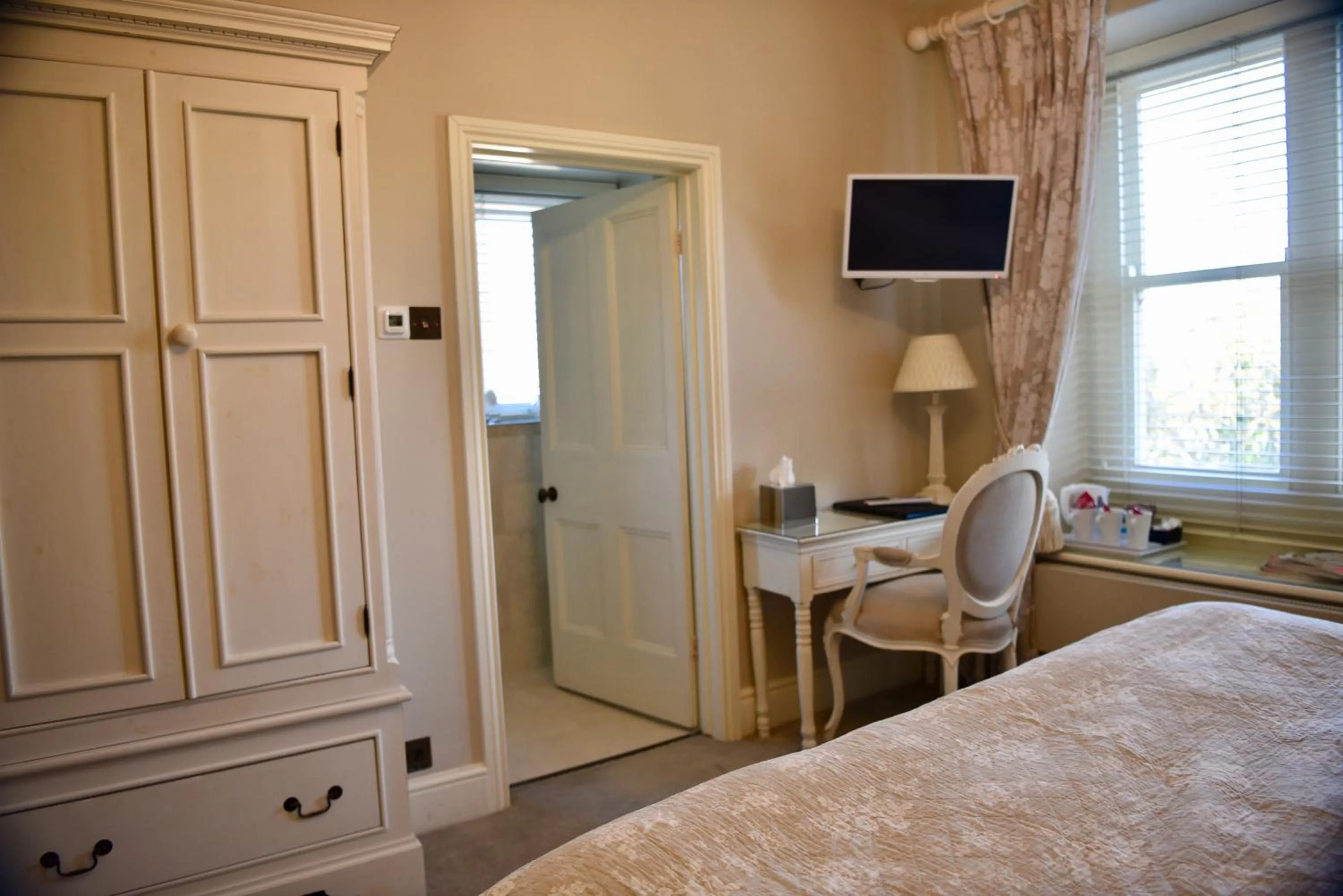 Bedroom, Bed in Lorne House Bed & Breakfast