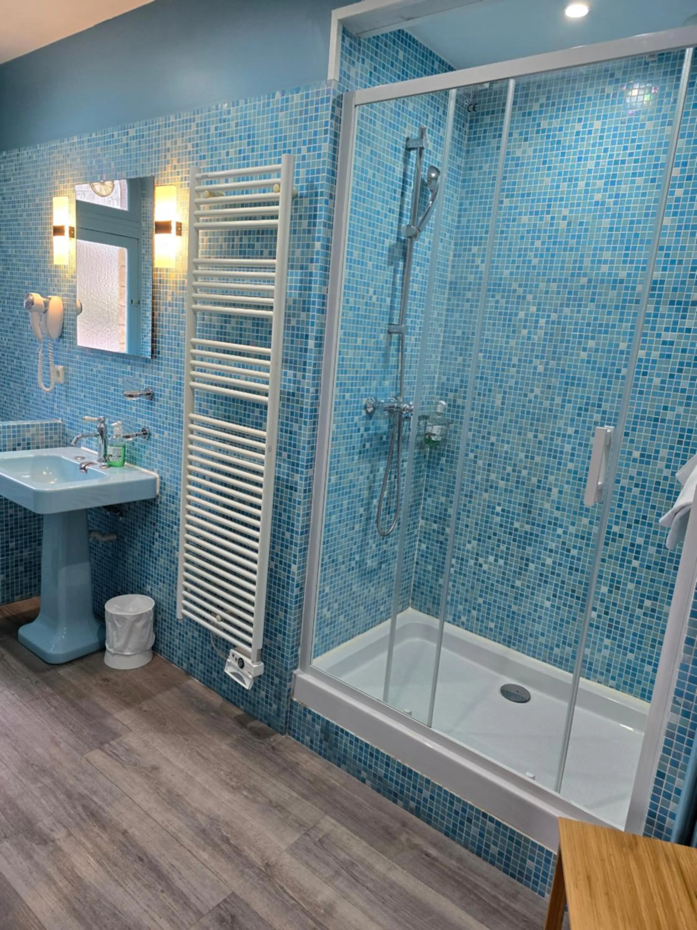 Bathroom in Le Castel Guesthouse