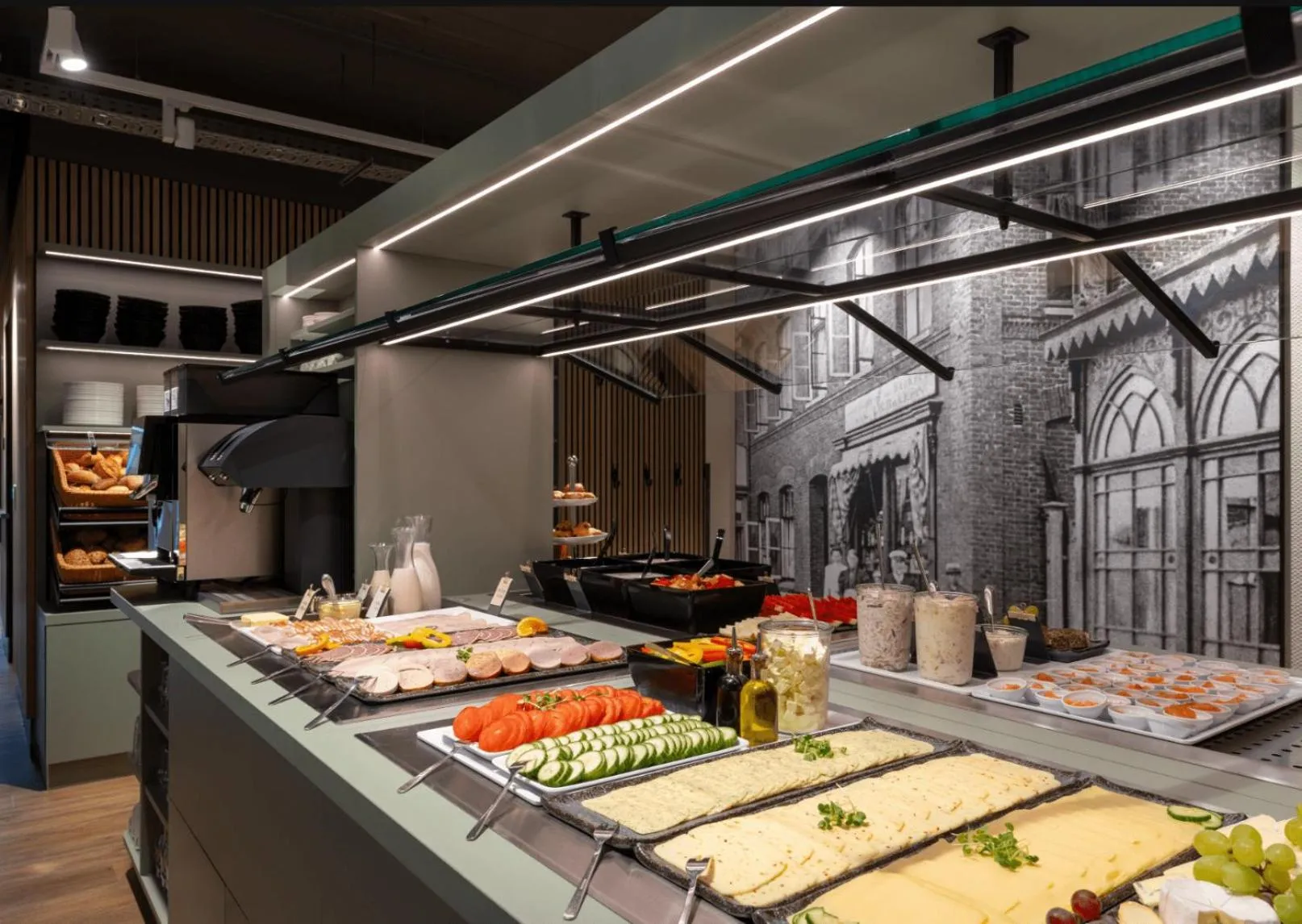 Food and drinks in Arthotel Bakker