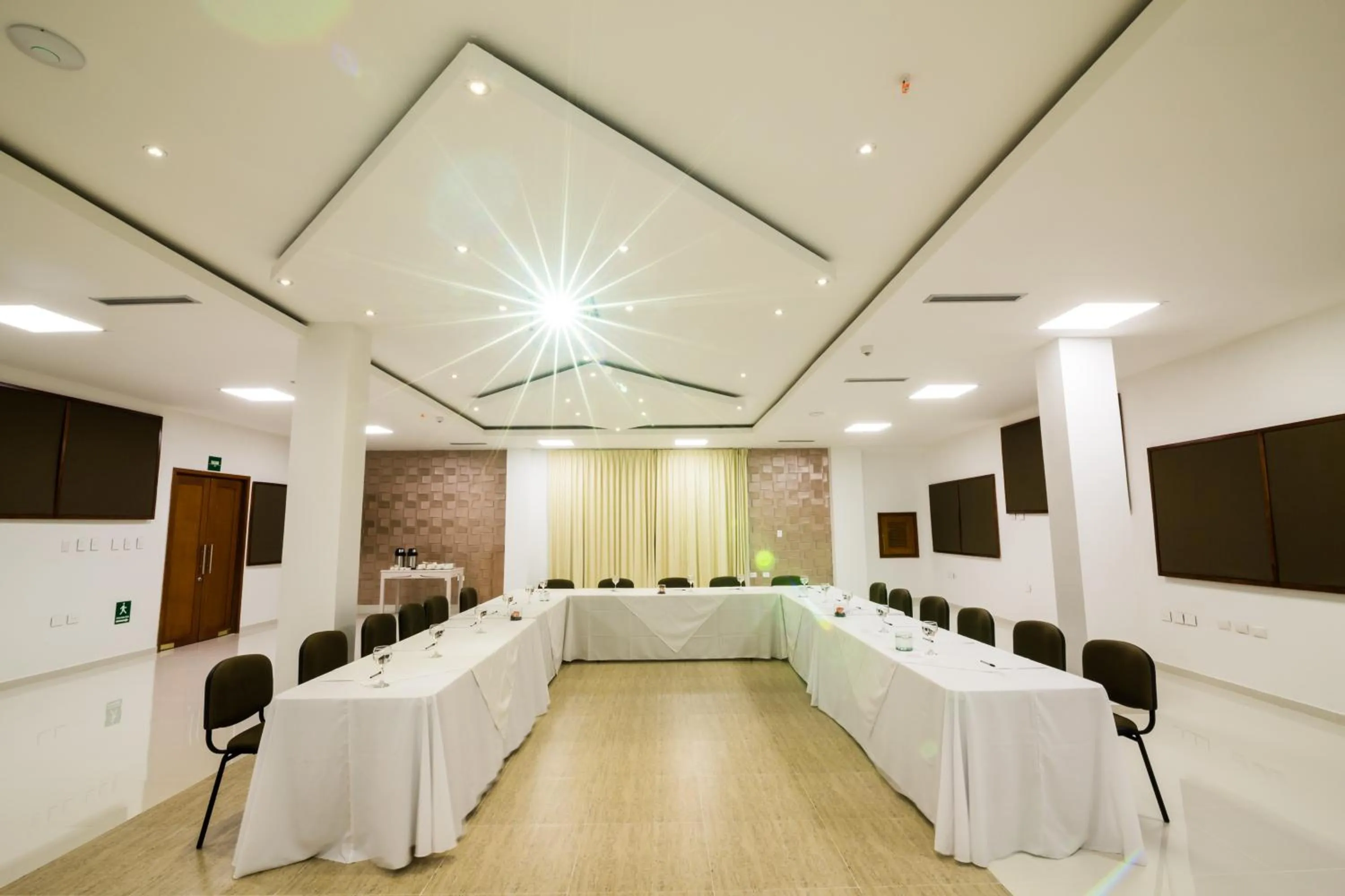 Banquet/Function facilities in Hotel Parque Del Sol