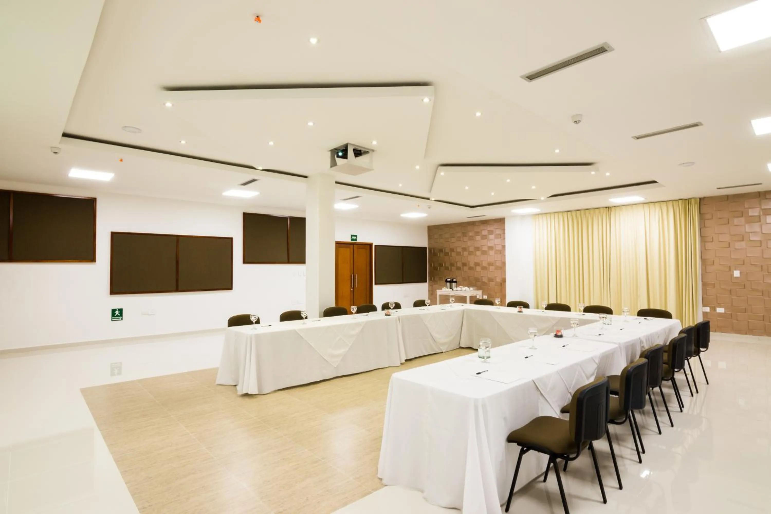 Business facilities in Hotel Parque Del Sol