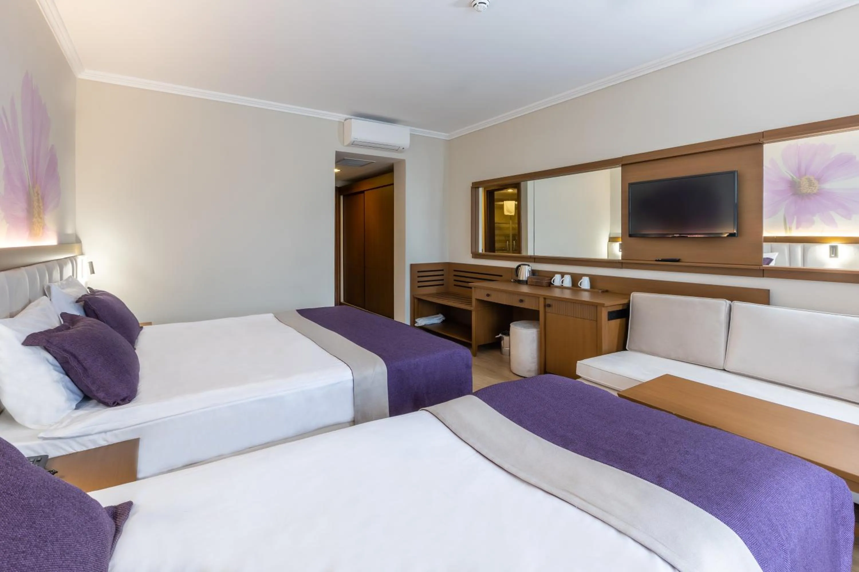 Bed in Club Hotel Felicia Village