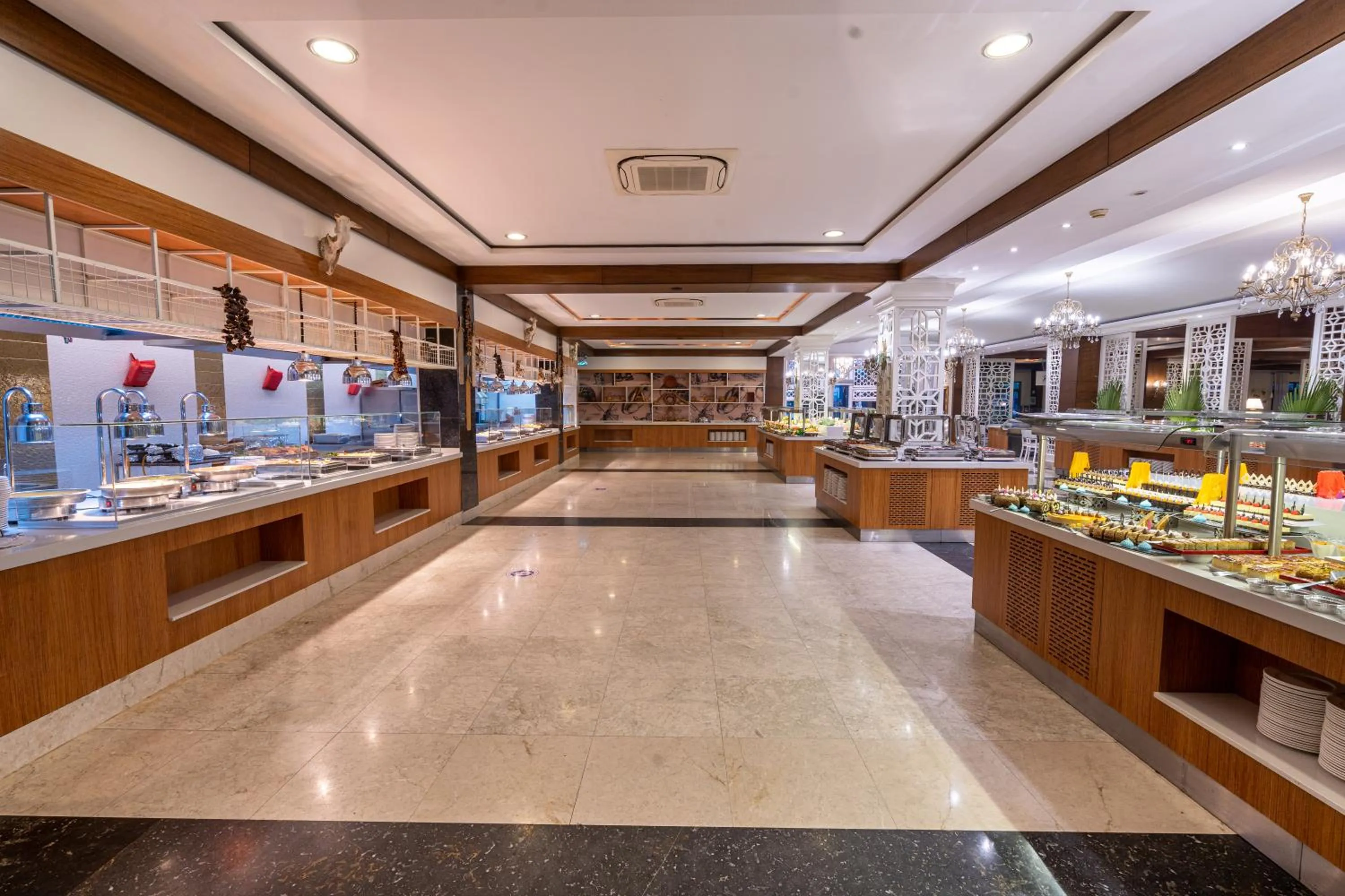 Restaurant/places to eat in Club Hotel Felicia Village