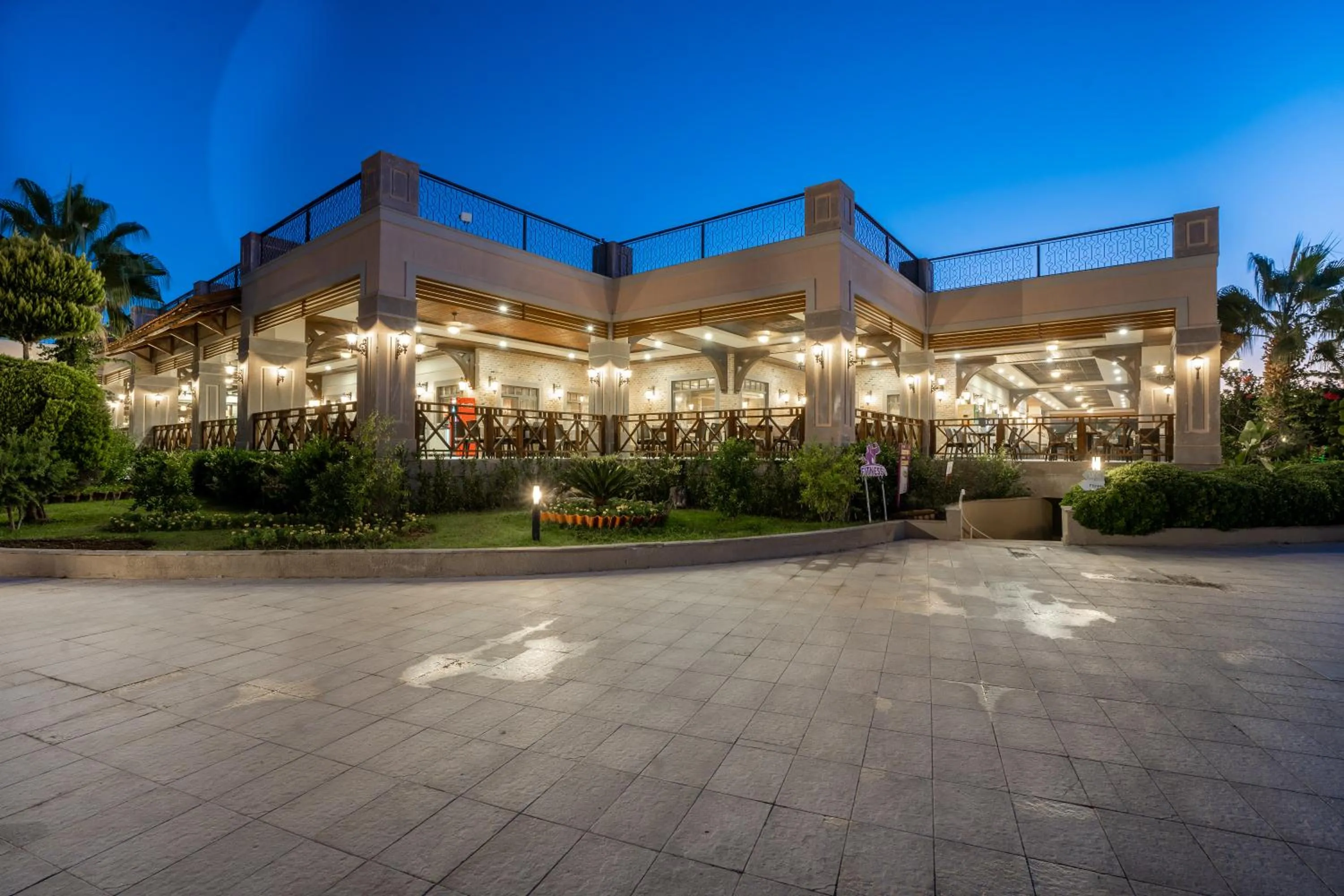 Restaurant/places to eat in Club Hotel Felicia Village