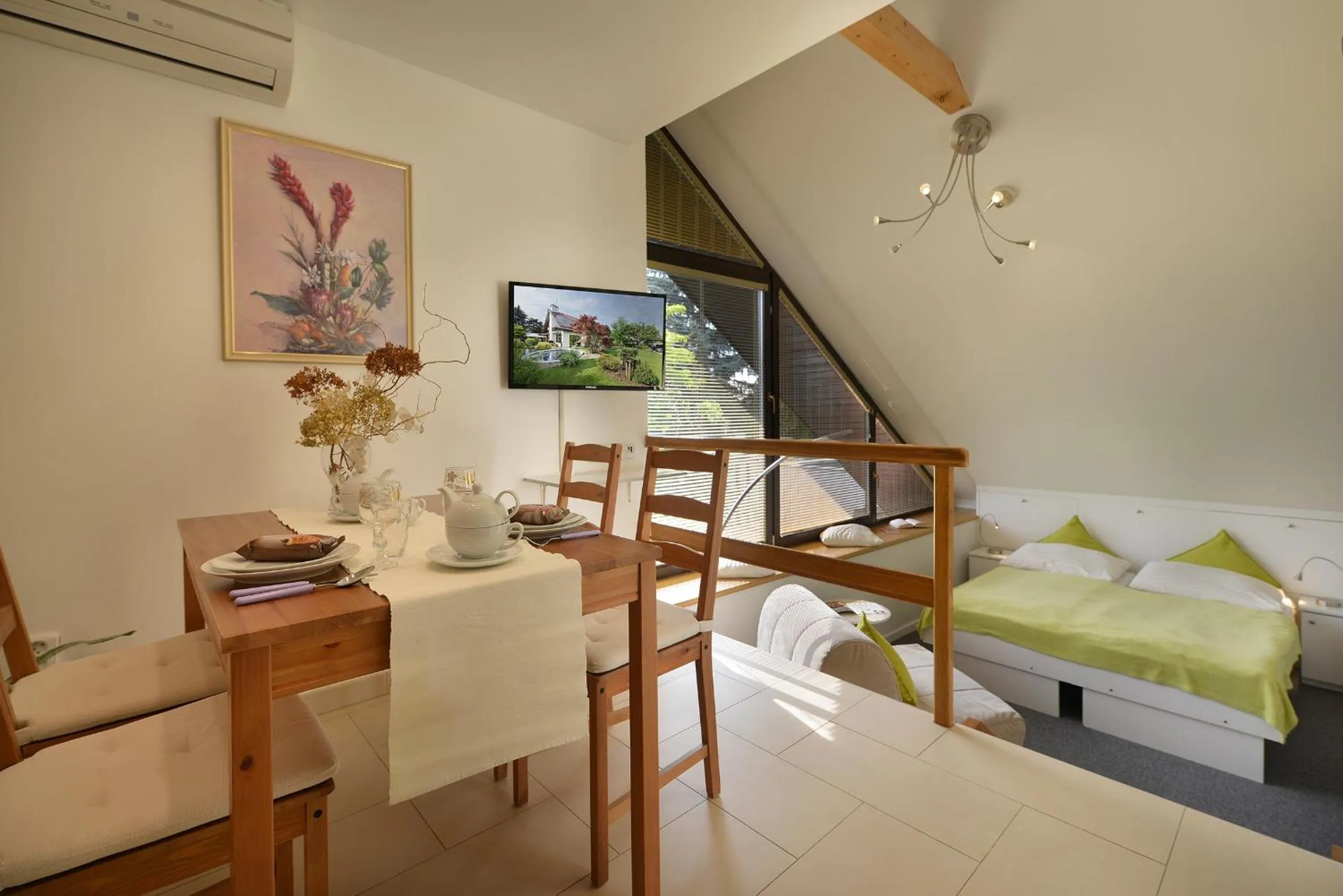 Dining area, Bed in A. V. Pension Praha