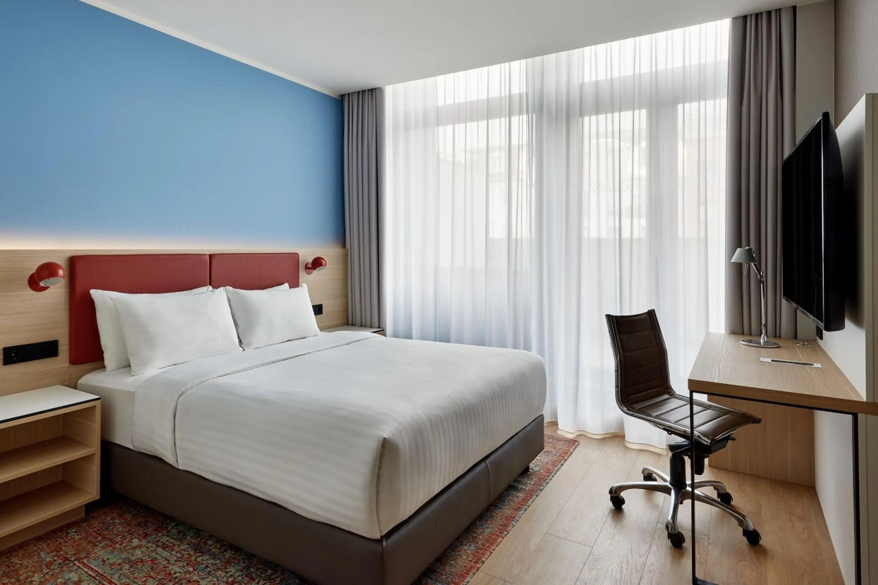 Photo of the whole room, Bed in Residence Inn by Marriott Munich Central