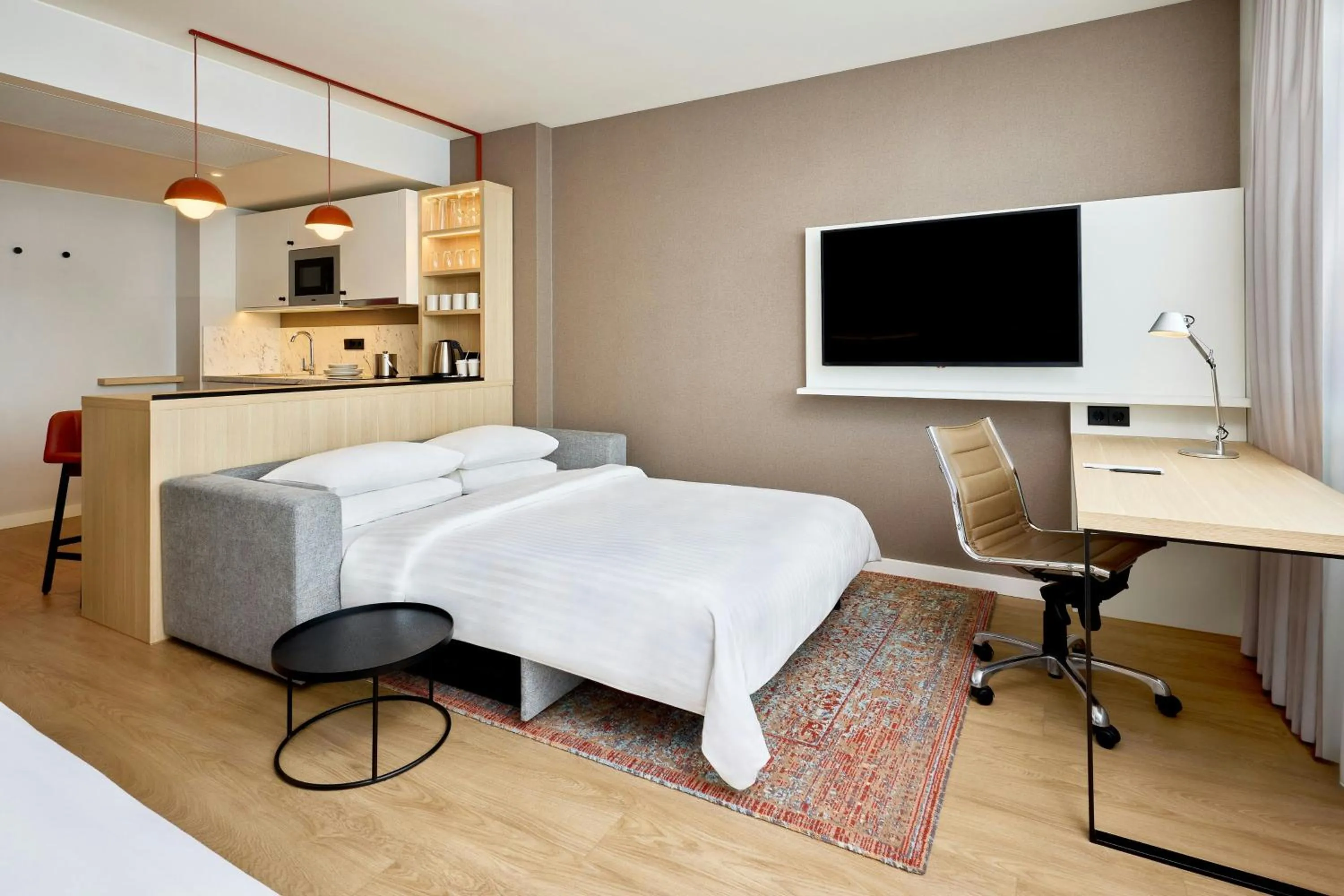 Photo of the whole room, Bed in Residence Inn by Marriott Munich Central