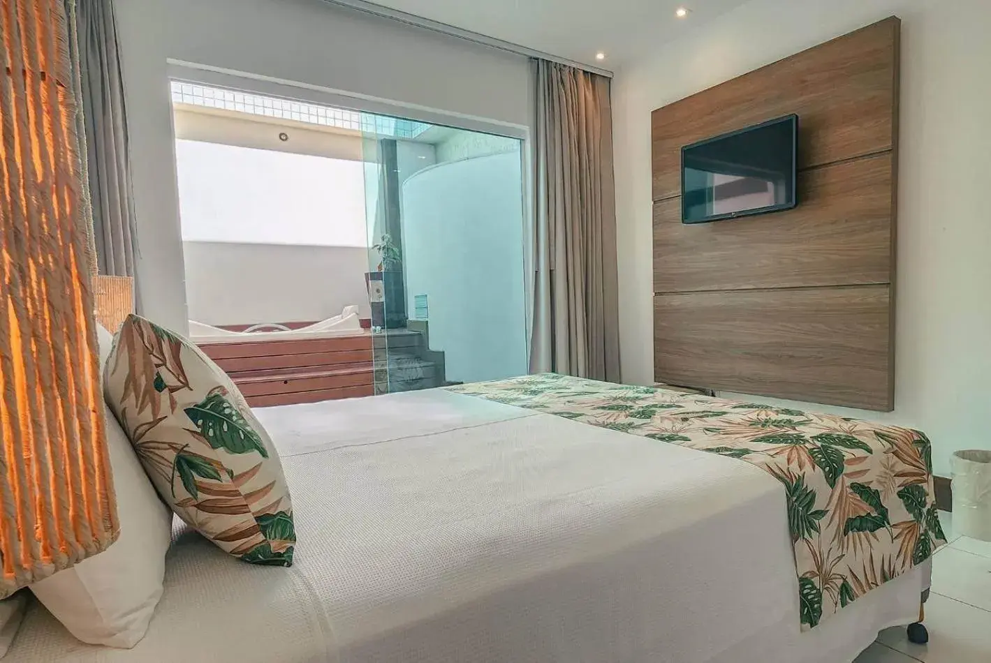 Queen Suite with Spa Bath in Hotel Paradiso del Sol Queen Suite with Spa Bath in Hotel Paradiso del Sol