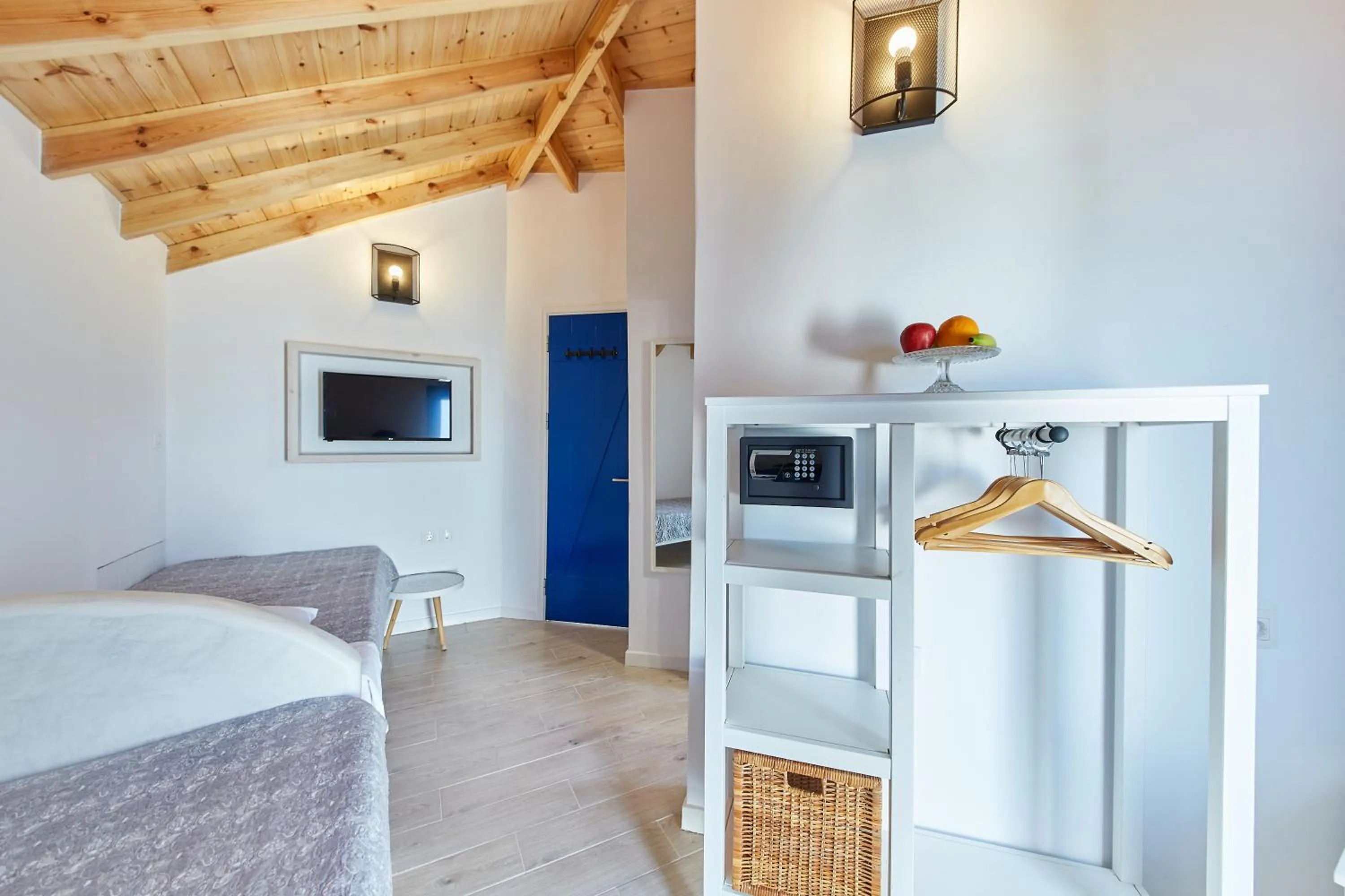 Photo of the whole room, Bed in Atheras