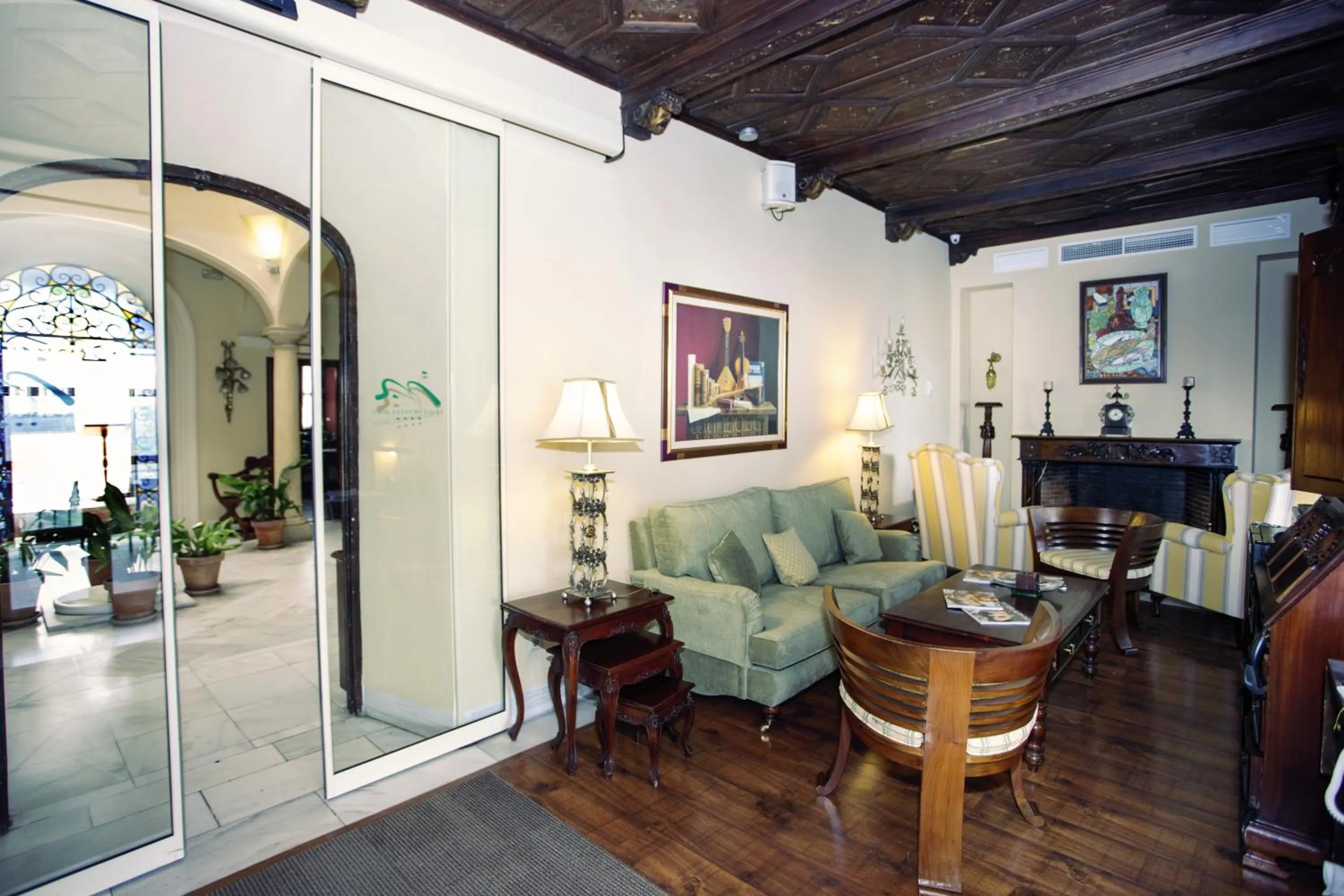 Lounge or bar in Hotel Montelirio