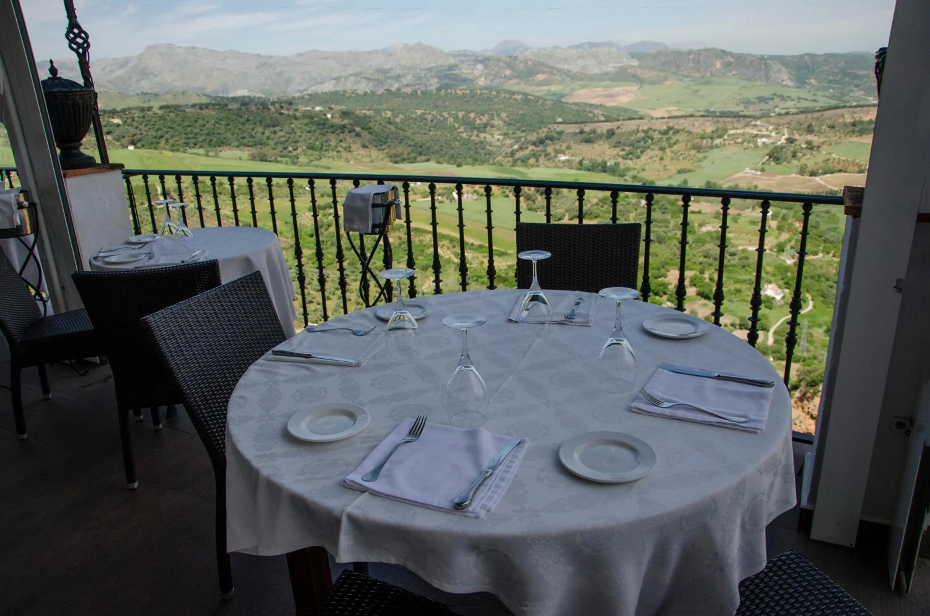 Restaurant/places to eat in Hotel Montelirio