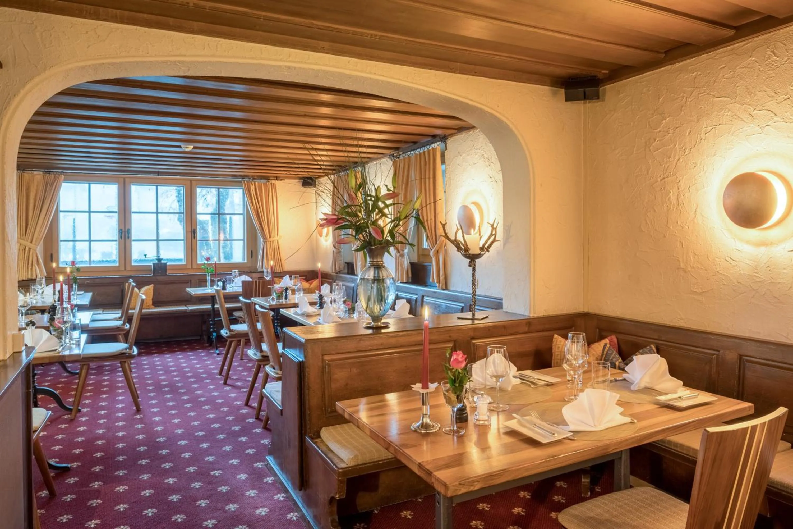 Restaurant/places to eat in Schweizerhaus Swiss Quality Hotel