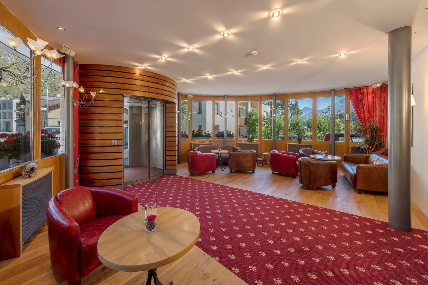 Lobby or reception in Schweizerhaus Swiss Quality Hotel