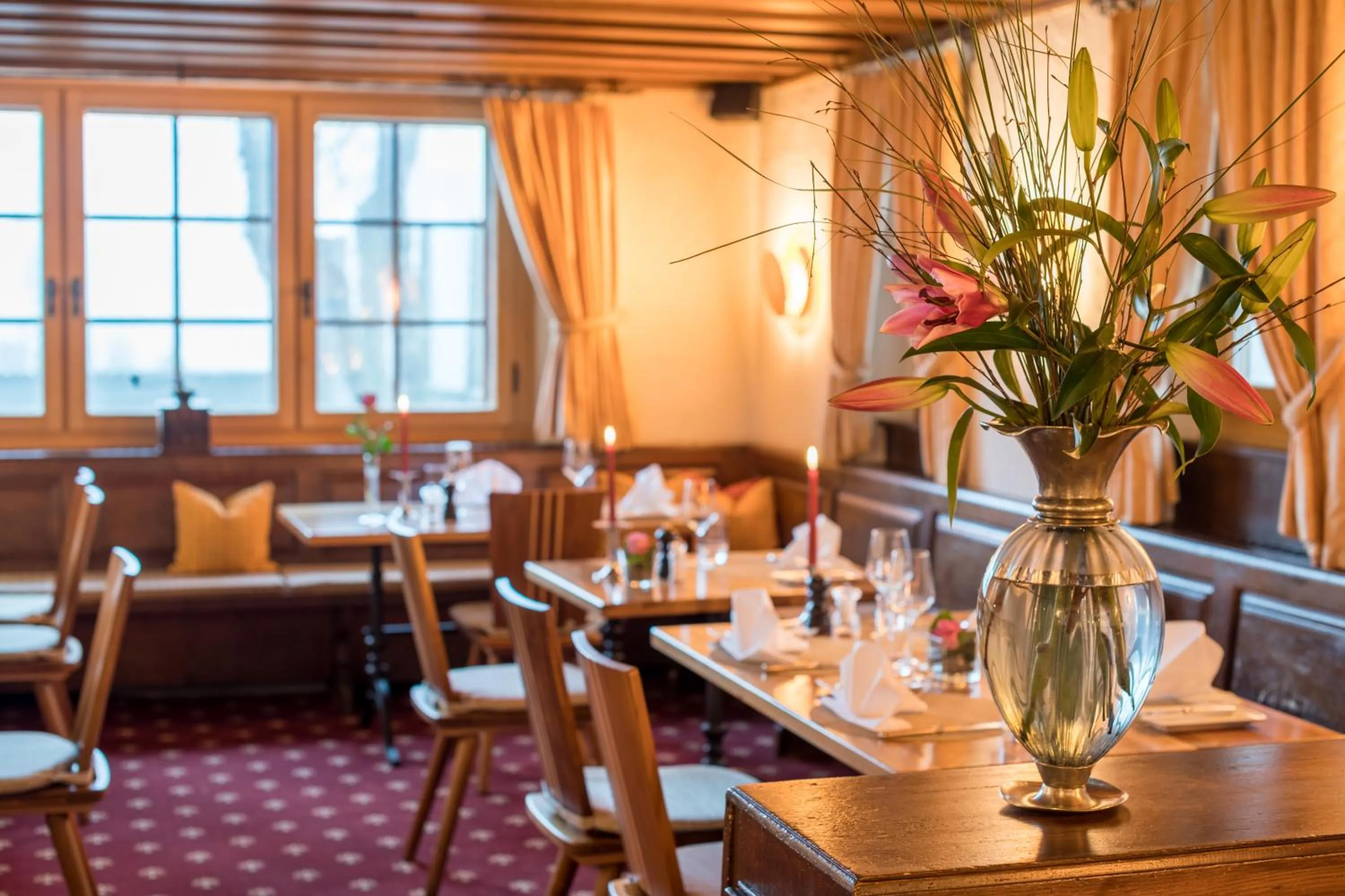 Restaurant/places to eat in Schweizerhaus Swiss Quality Hotel