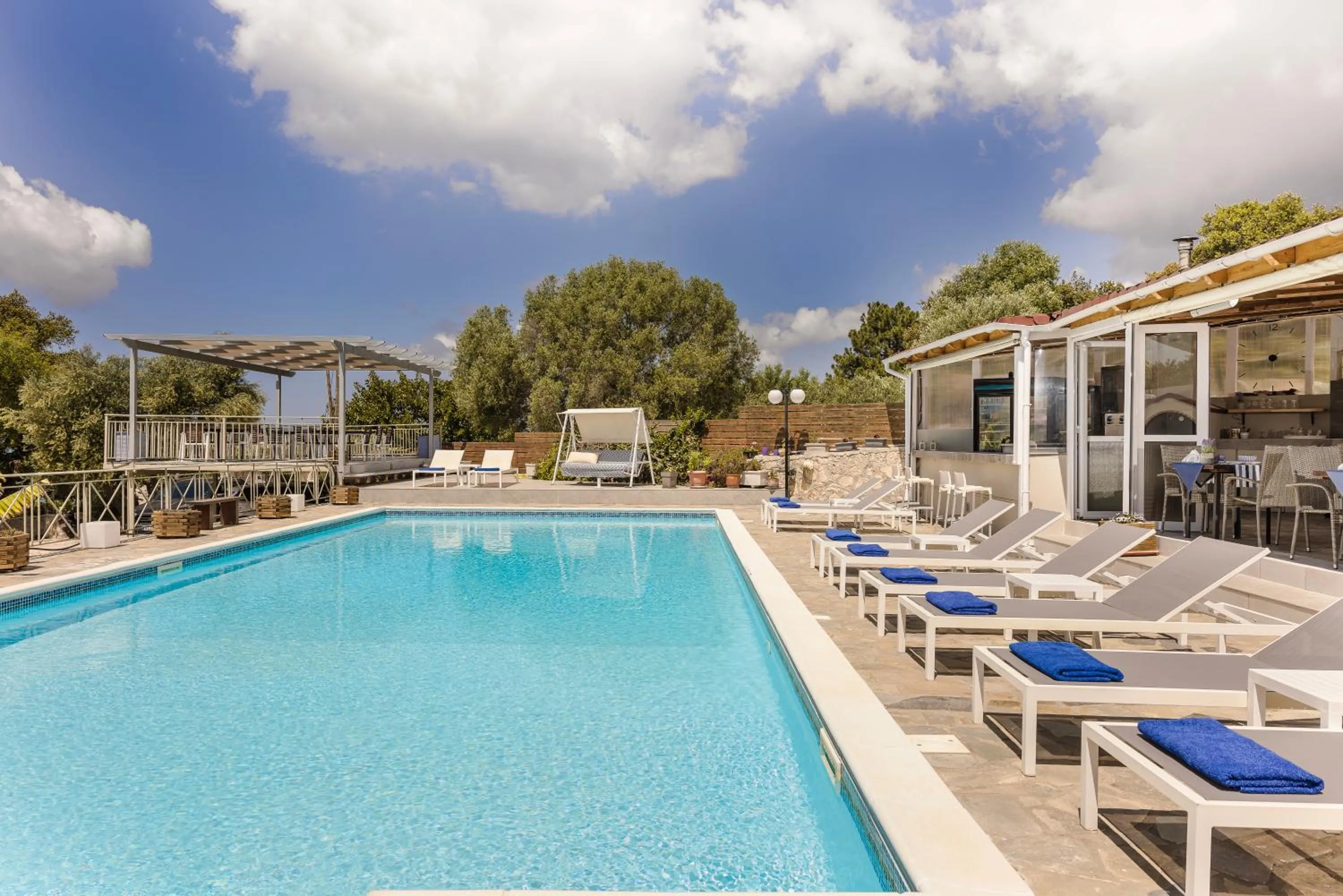 Swimming pool in Panorama Fanari studios and apartments