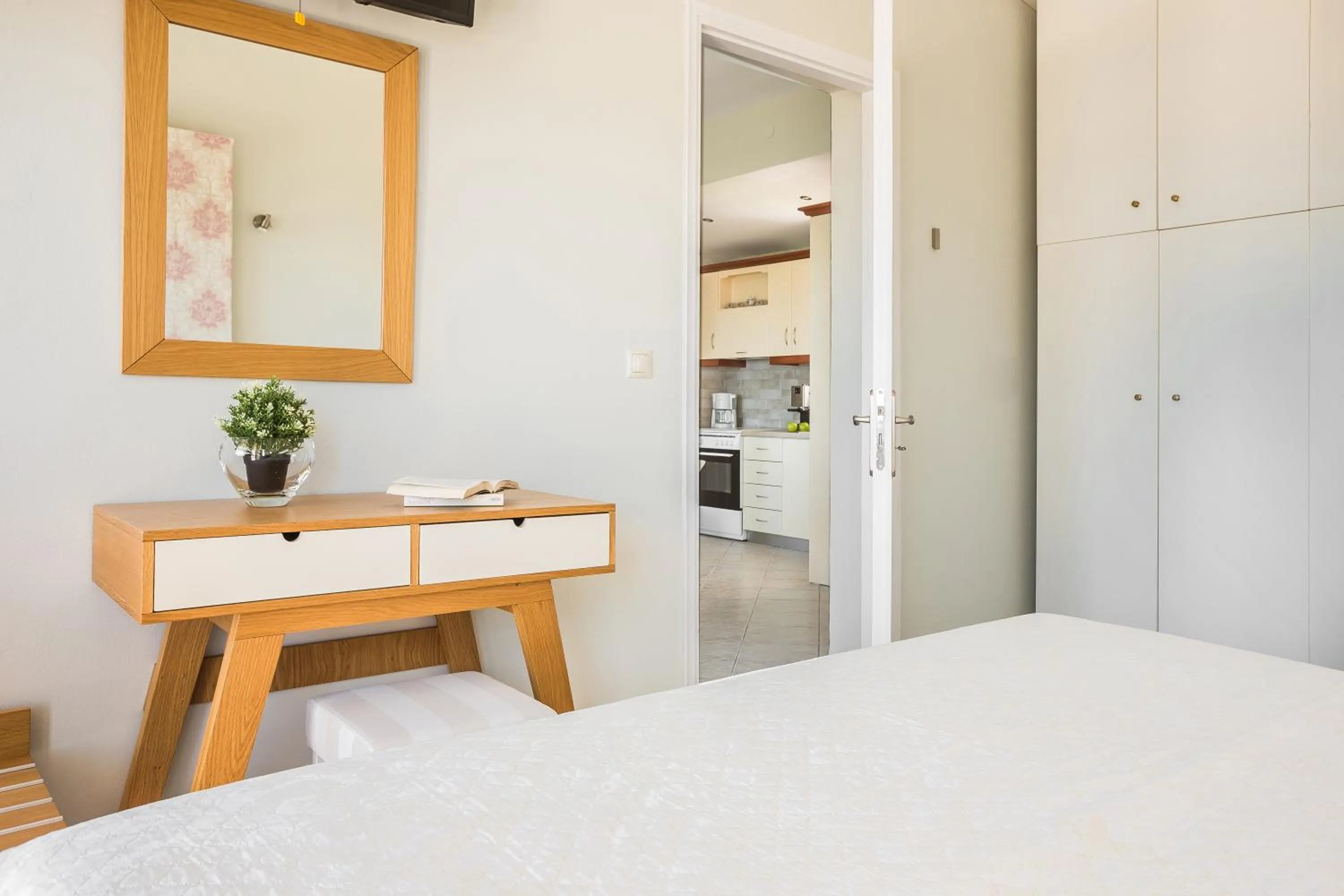 TV and multimedia, Bed in Panorama Fanari studios and apartments