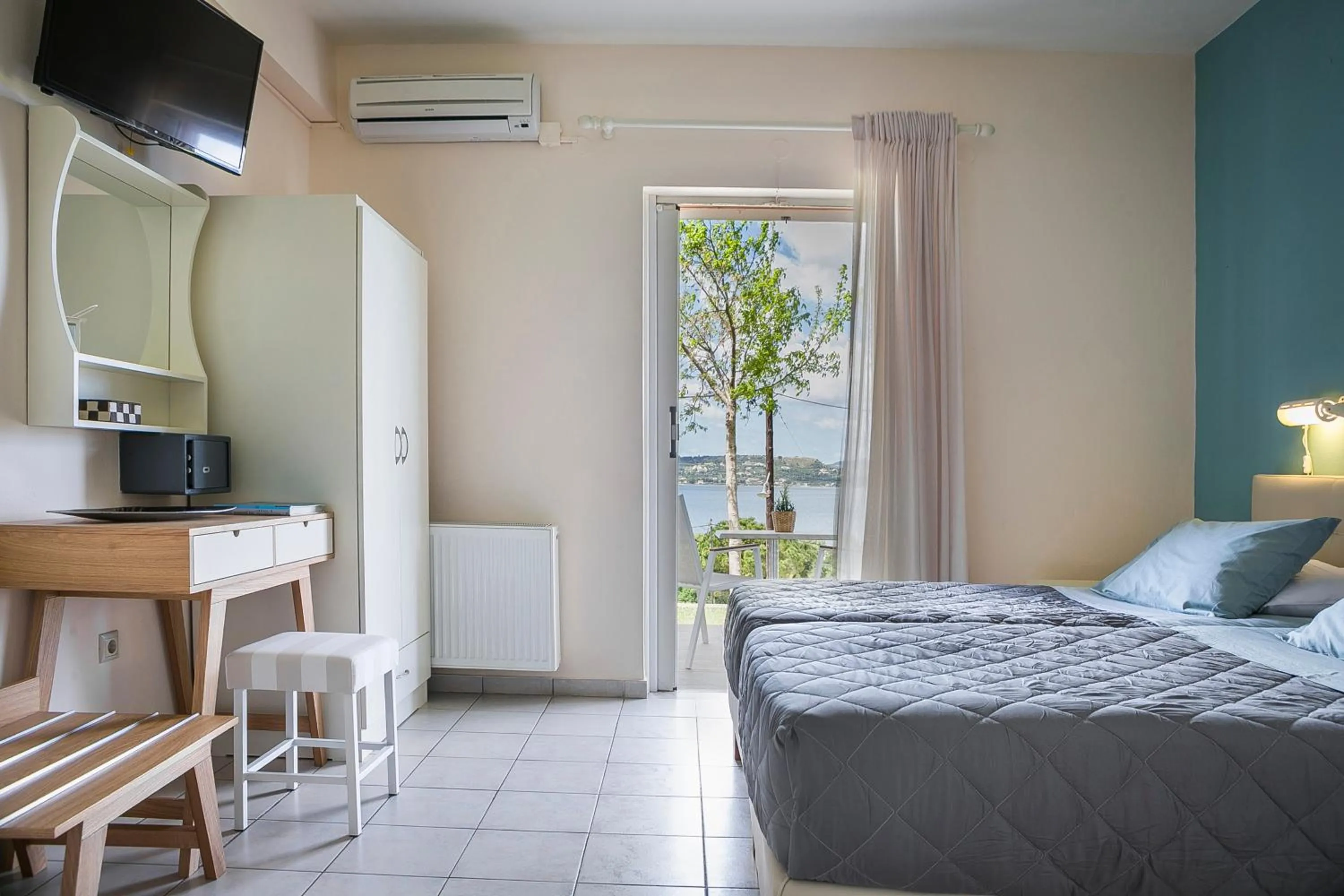 TV and multimedia, Bed in Panorama Fanari studios and apartments