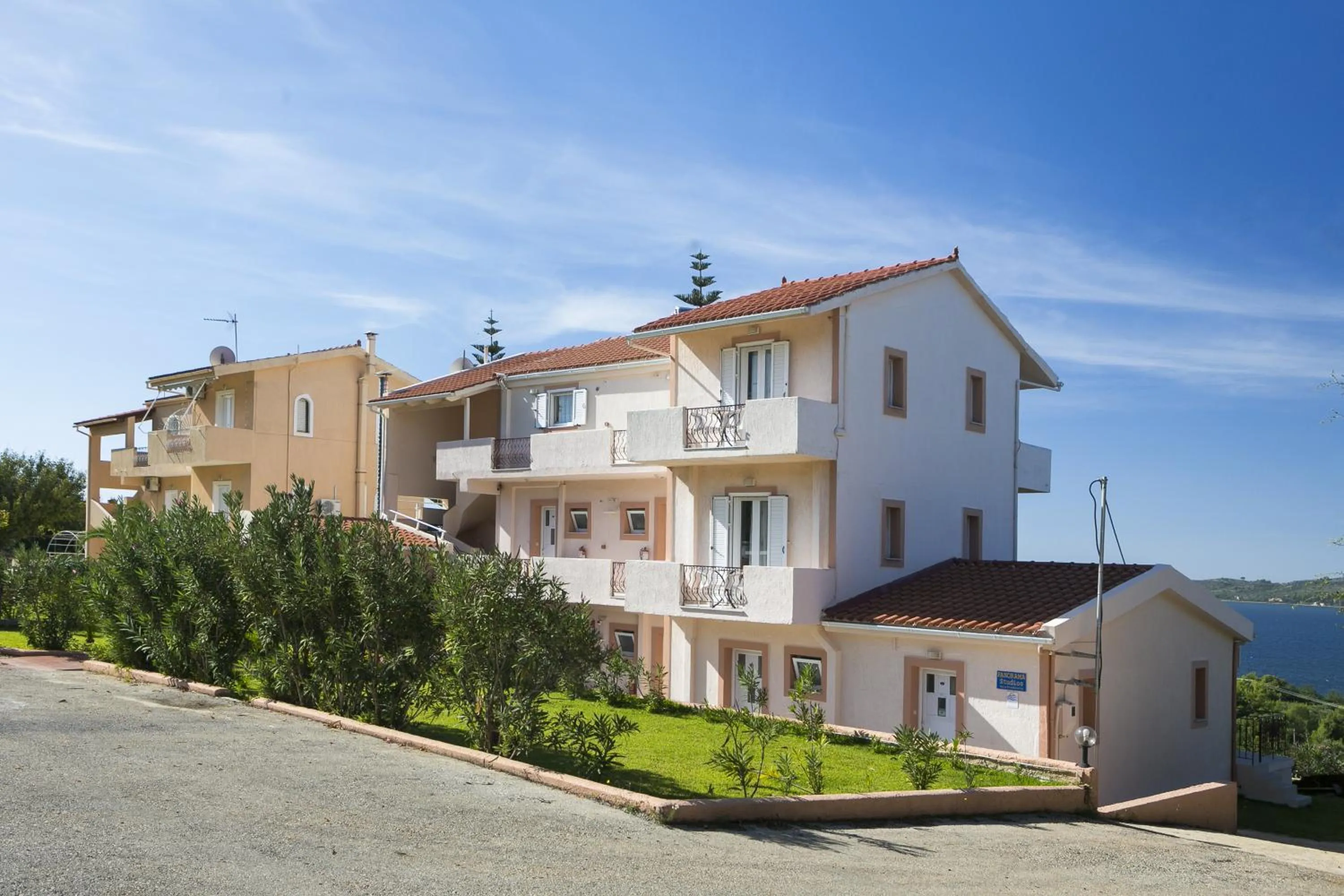 Facade/entrance in Panorama Fanari studios and apartments