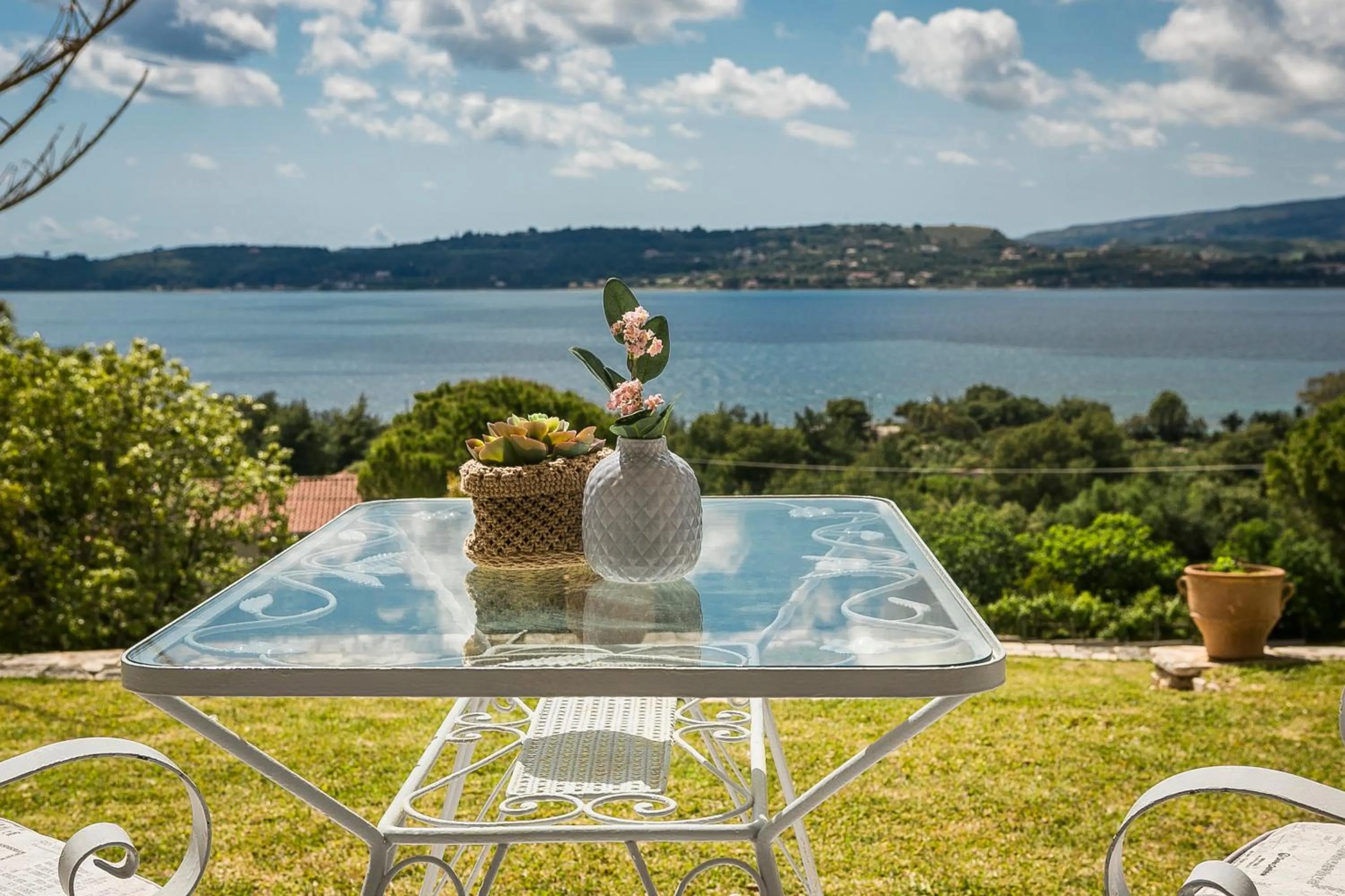 Garden in Panorama Fanari studios and apartments