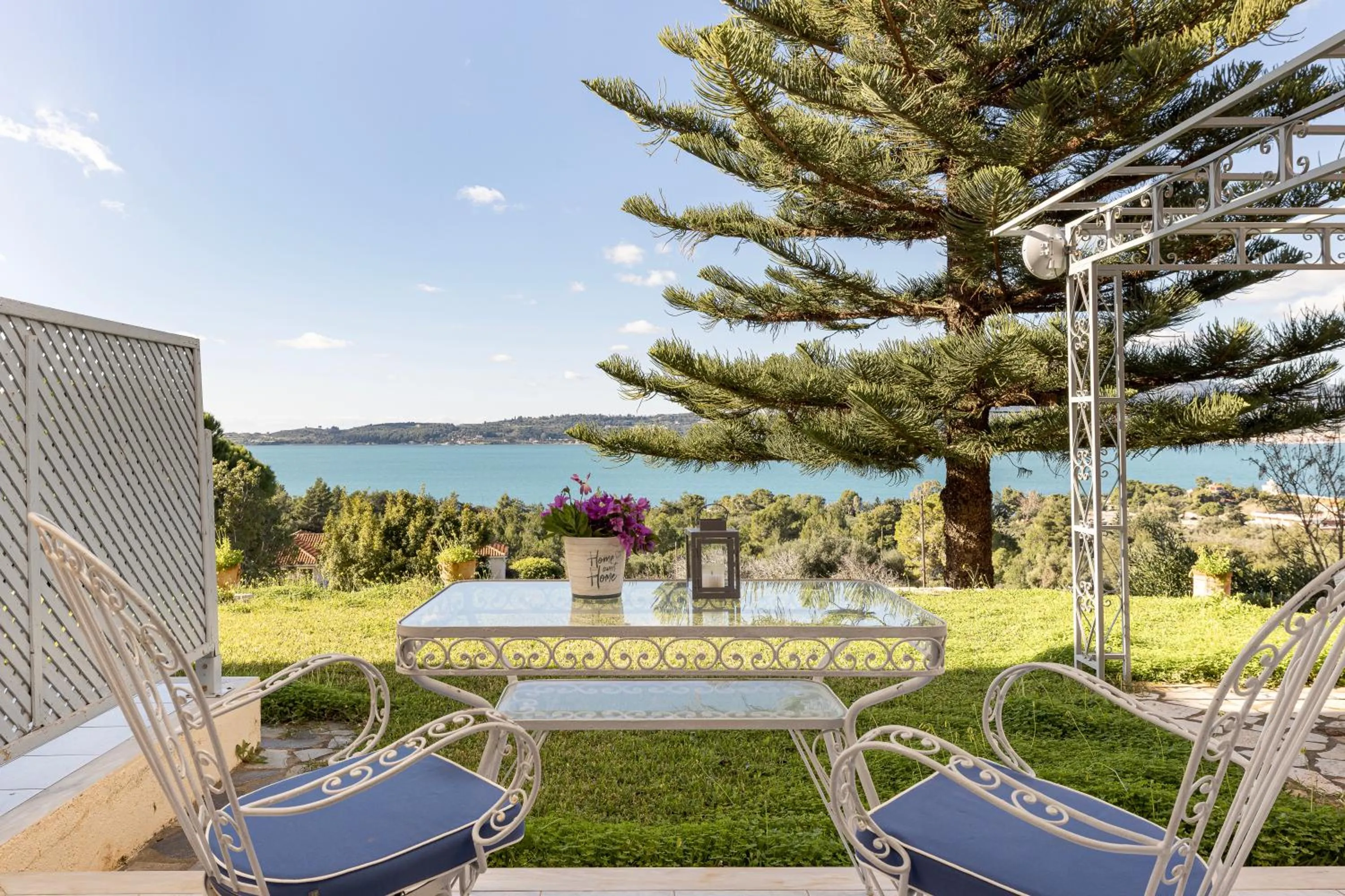 Patio in Panorama Fanari studios and apartments