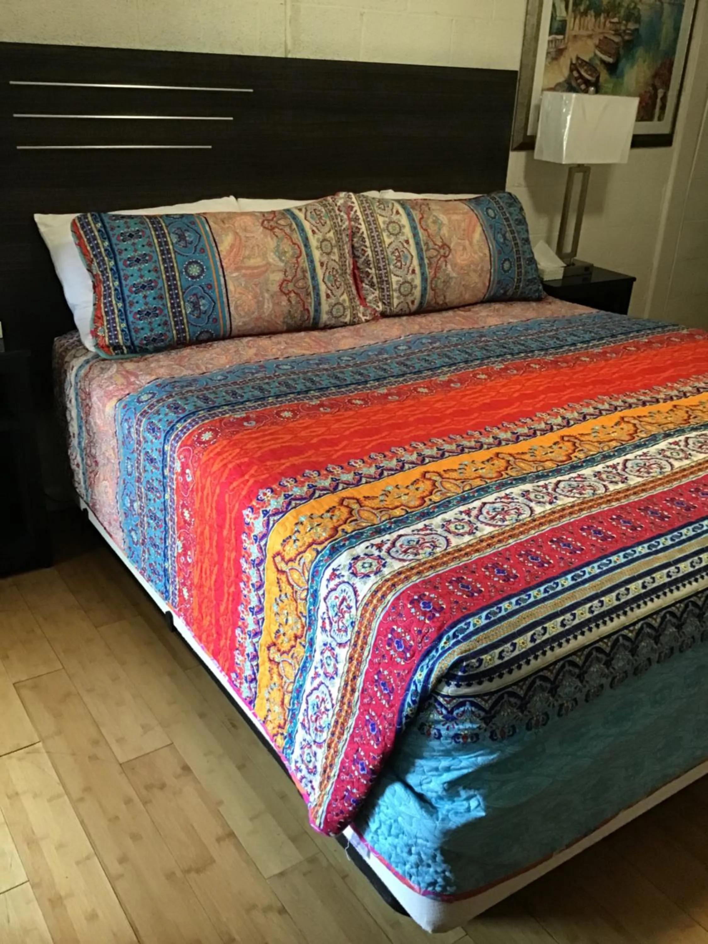 Bedroom, Bed in Starlight Motel