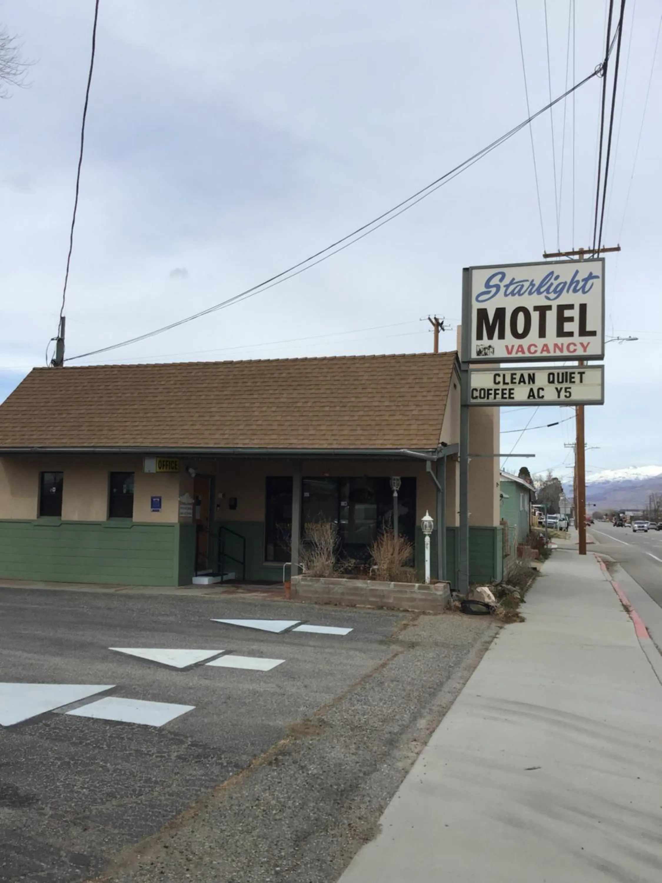 Property logo or sign in Starlight Motel
