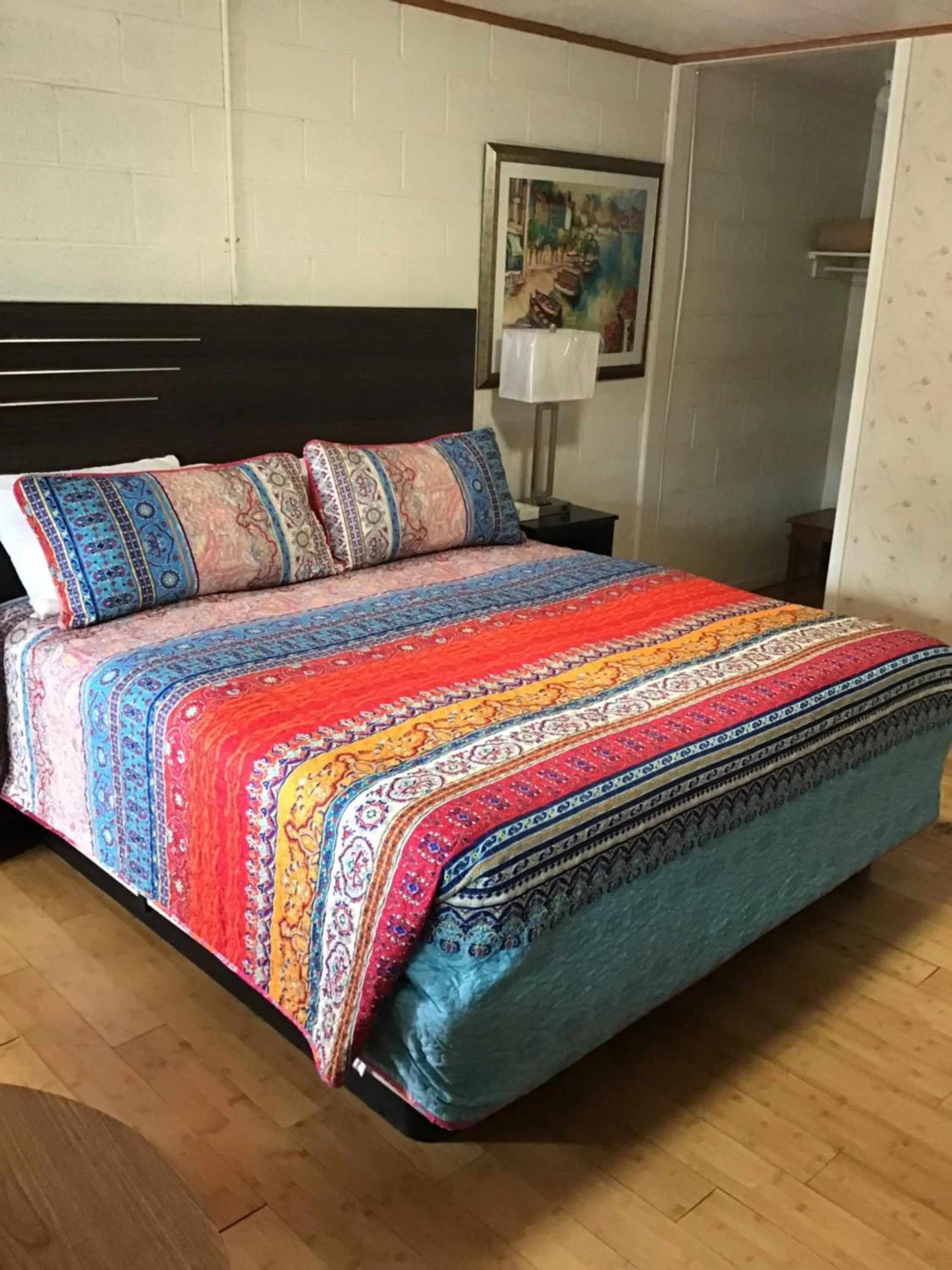 Bed in Starlight Motel