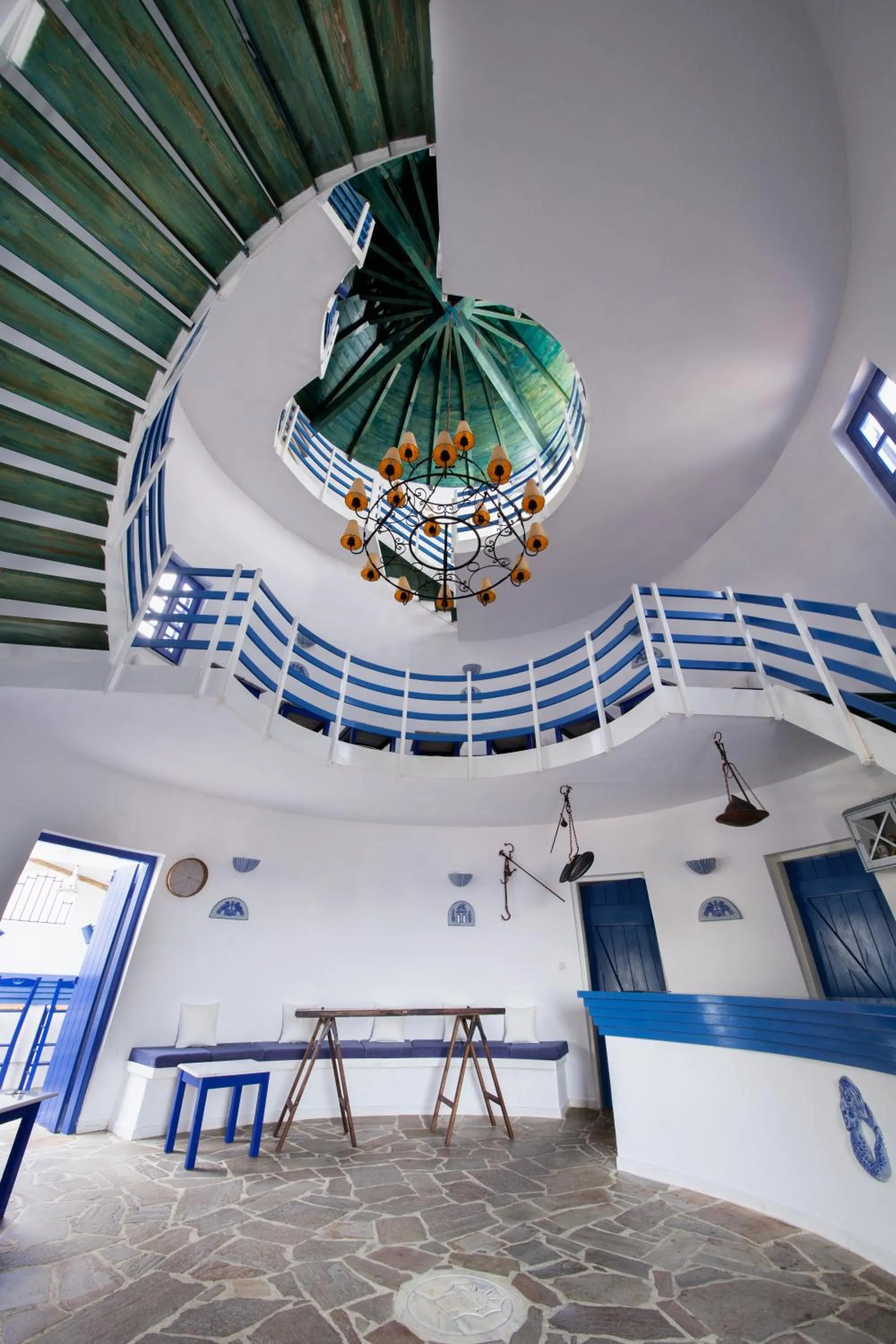 Restaurant/places to eat in Kerame Studios & Apartments