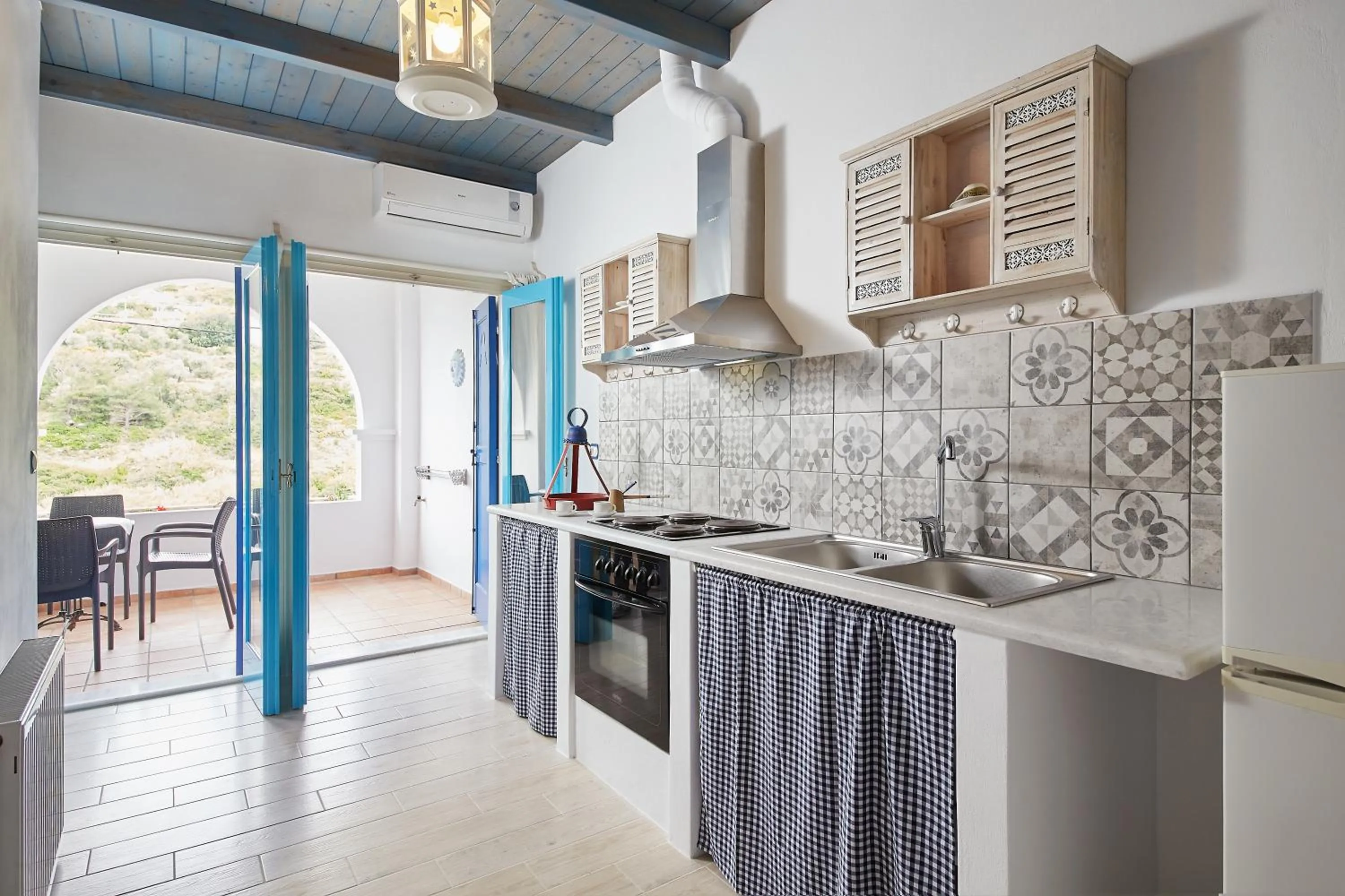 Kitchen or kitchenette in Kerame Studios & Apartments