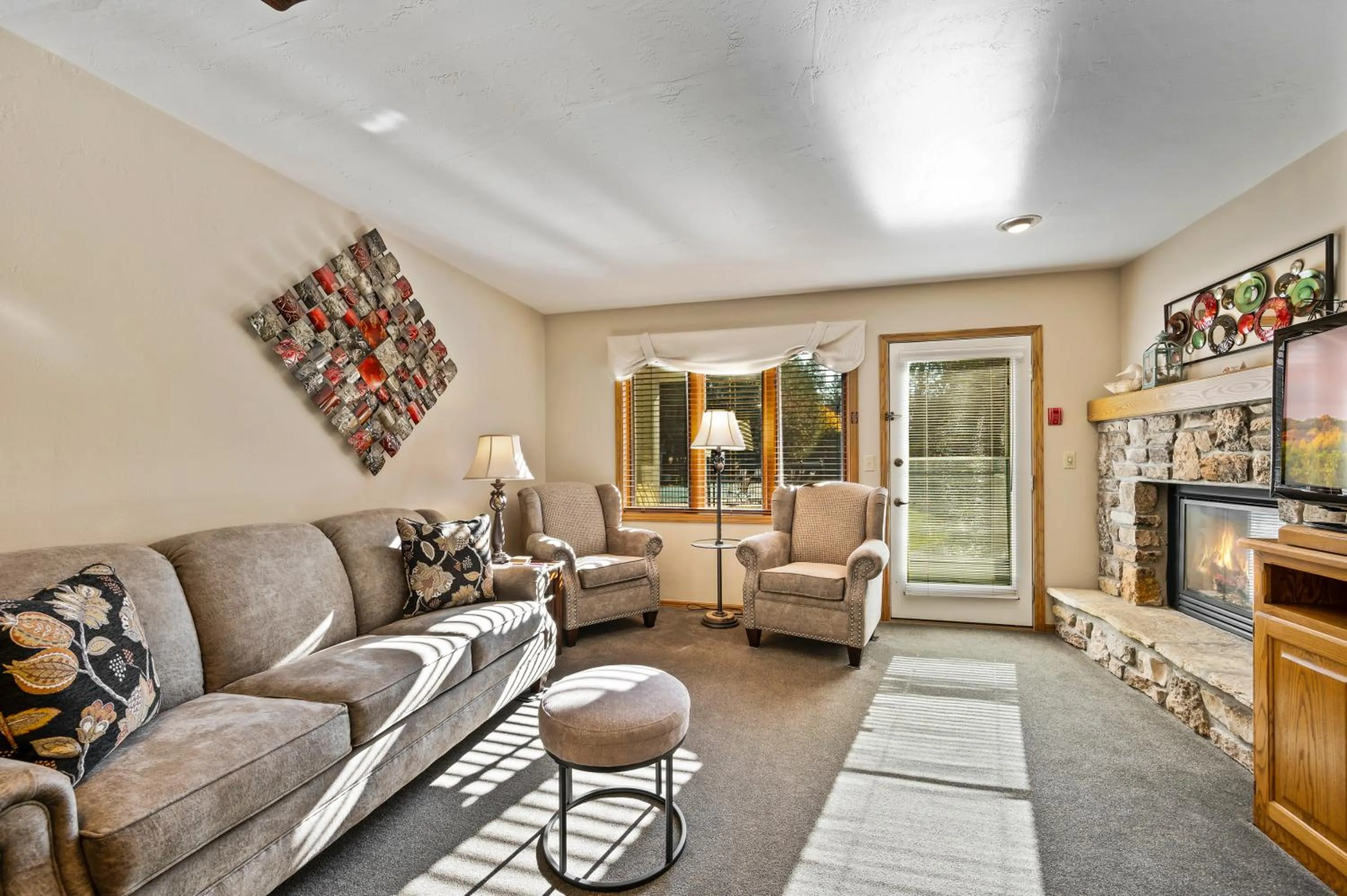 Living room in Evergreen Hill Condominiums