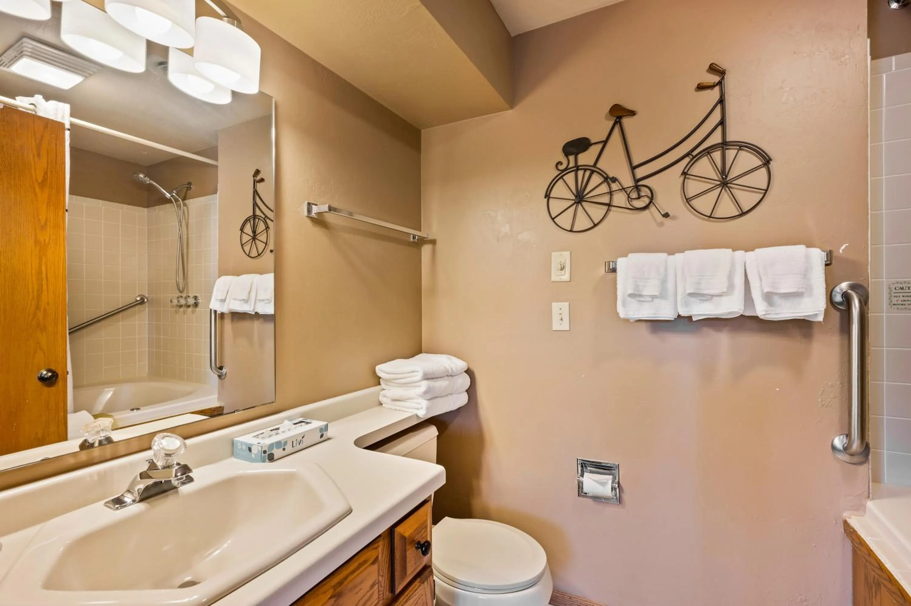 Bathroom in Evergreen Hill Condominiums