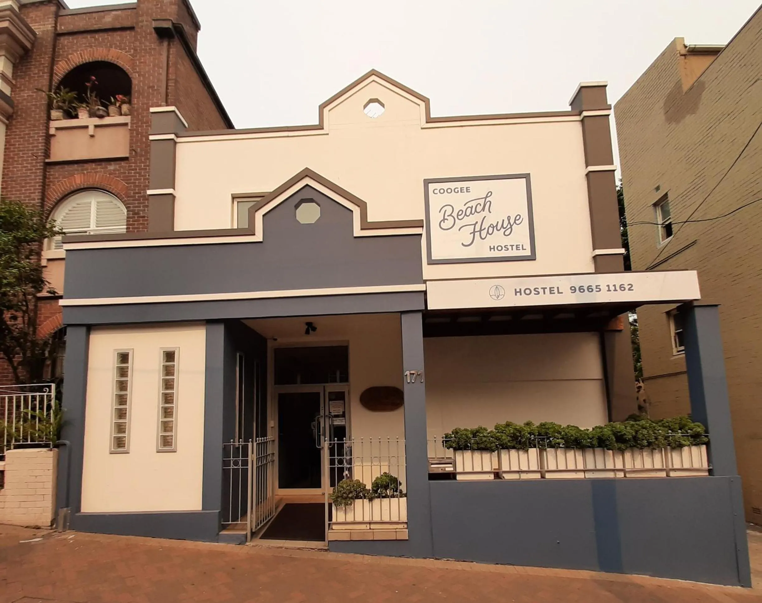 Facade/entrance in Coogee Beach House