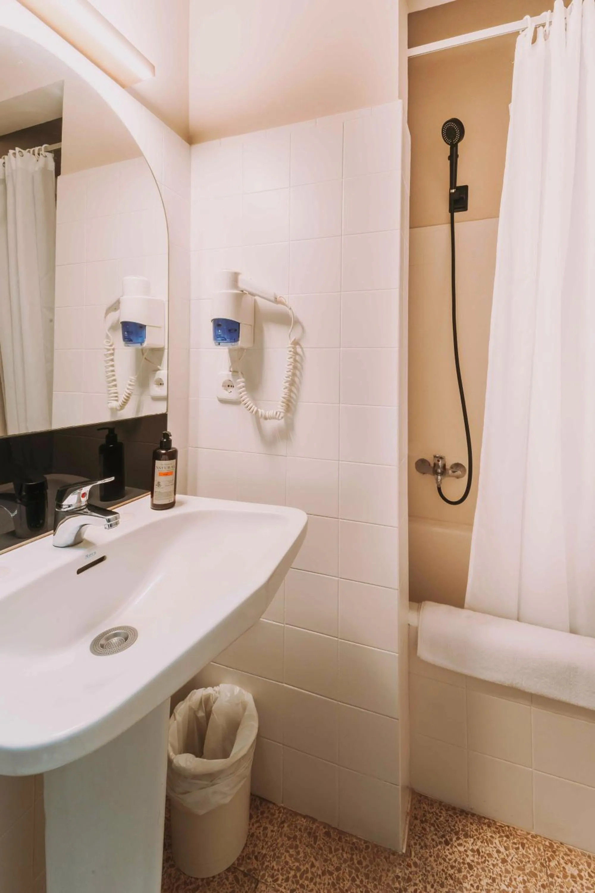 Shower in Hotel Bell Repos