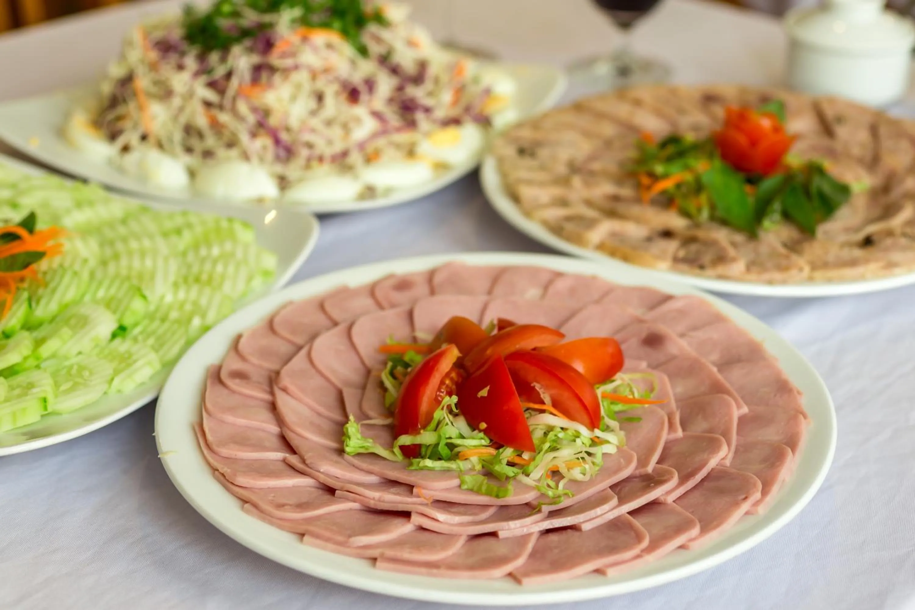 Restaurant/places to eat in Siren Flower Hotel