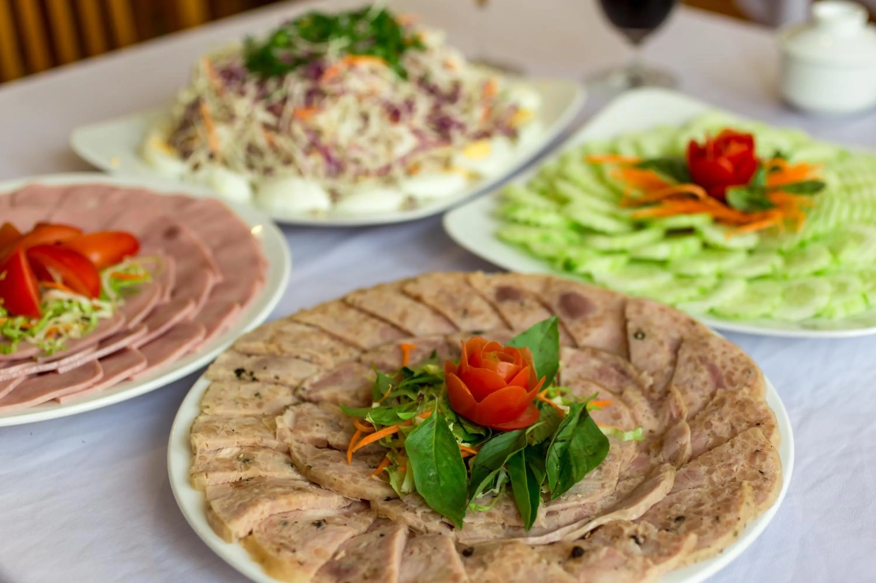 Restaurant/places to eat in Siren Flower Hotel