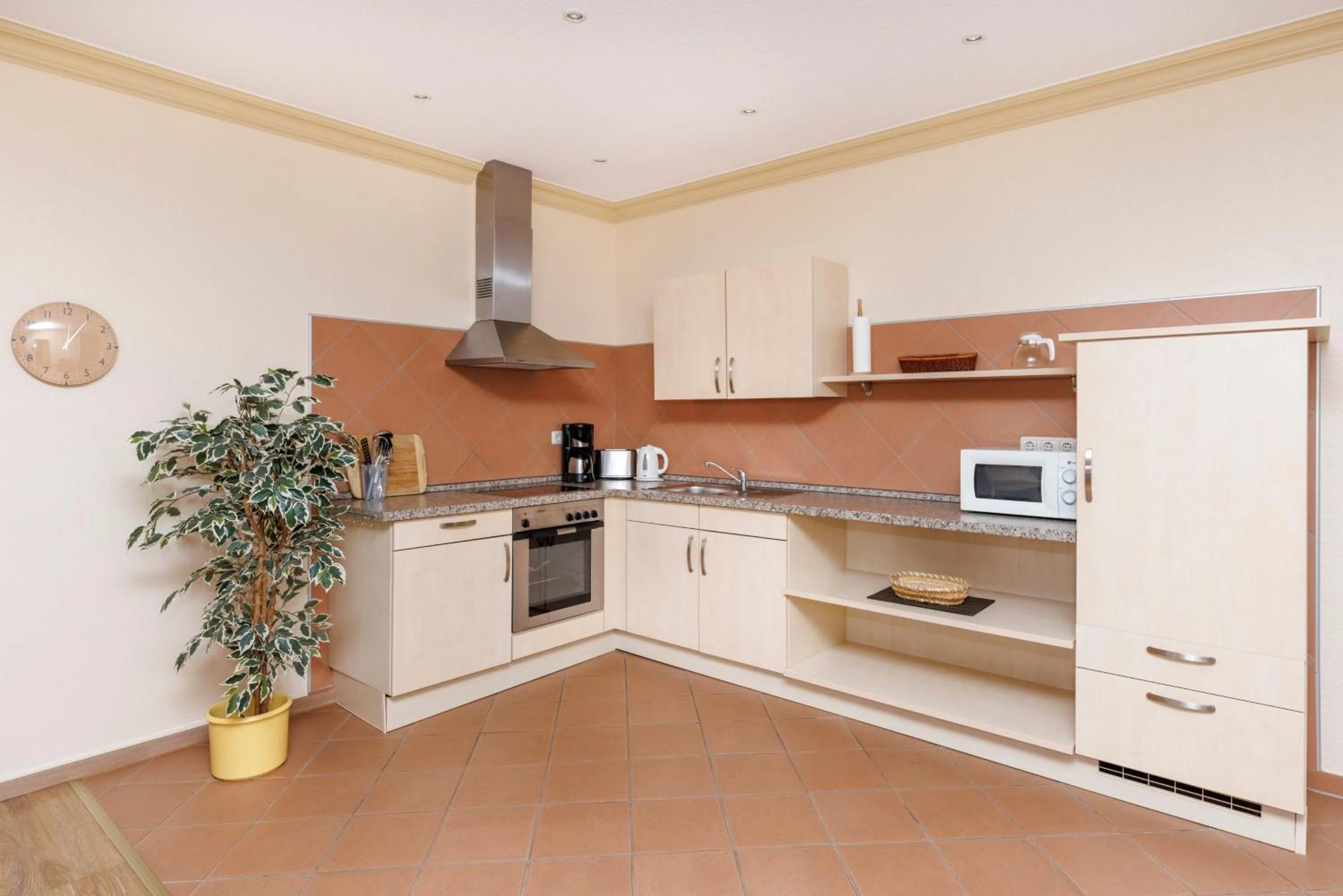 Kitchen or kitchenette in Deichhotel Grube