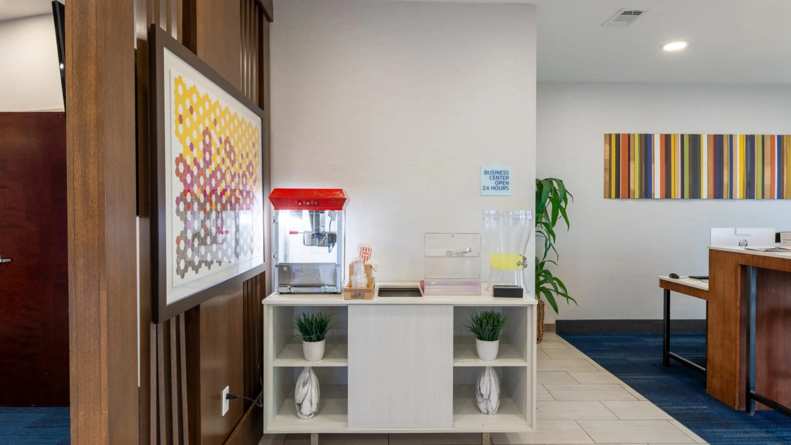 Holiday Inn Express & Suites Macon - I-475 by IHG