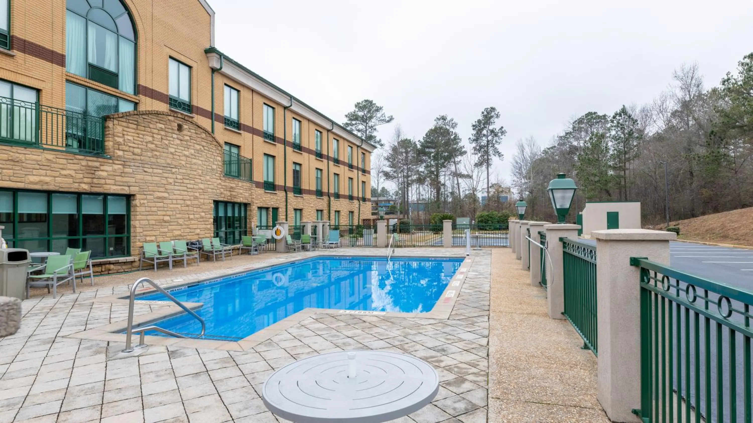 Holiday Inn Express & Suites Macon - I-475 by IHG