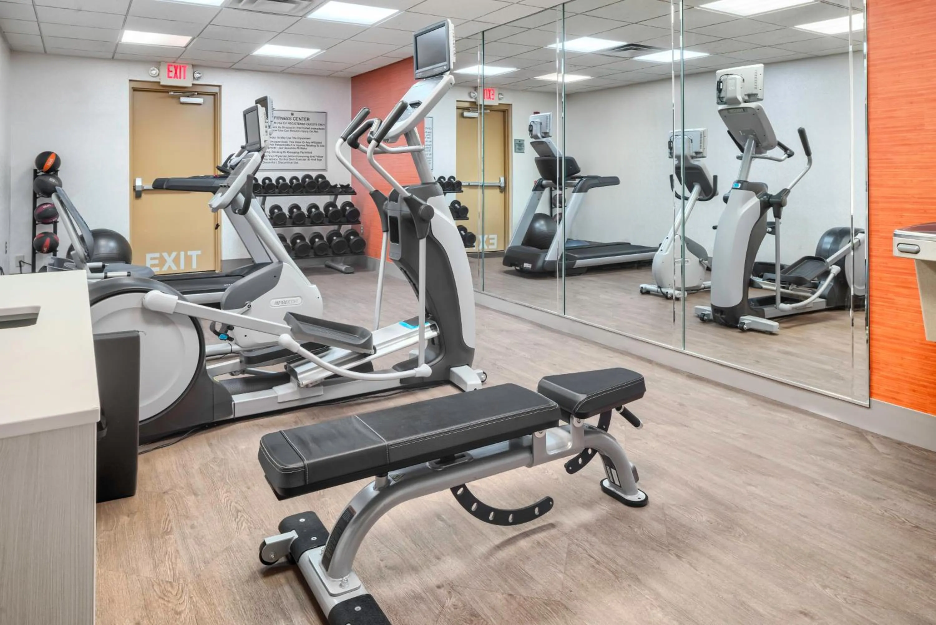 Fitness centre/facilities in Holiday Inn Express & Suites Macon - I-475 by IHG