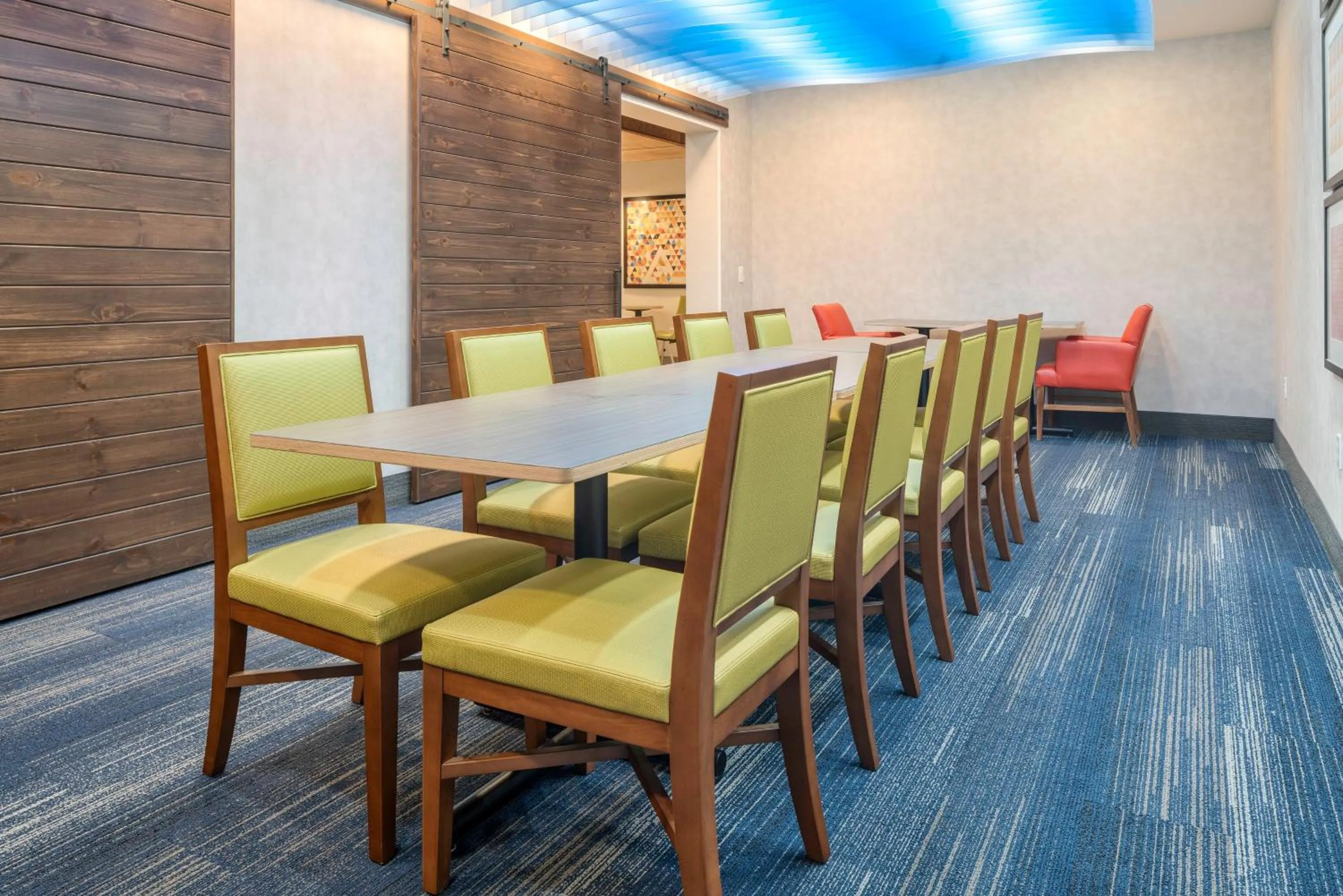 Meeting/conference room in Holiday Inn Express & Suites Macon - I-475 by IHG