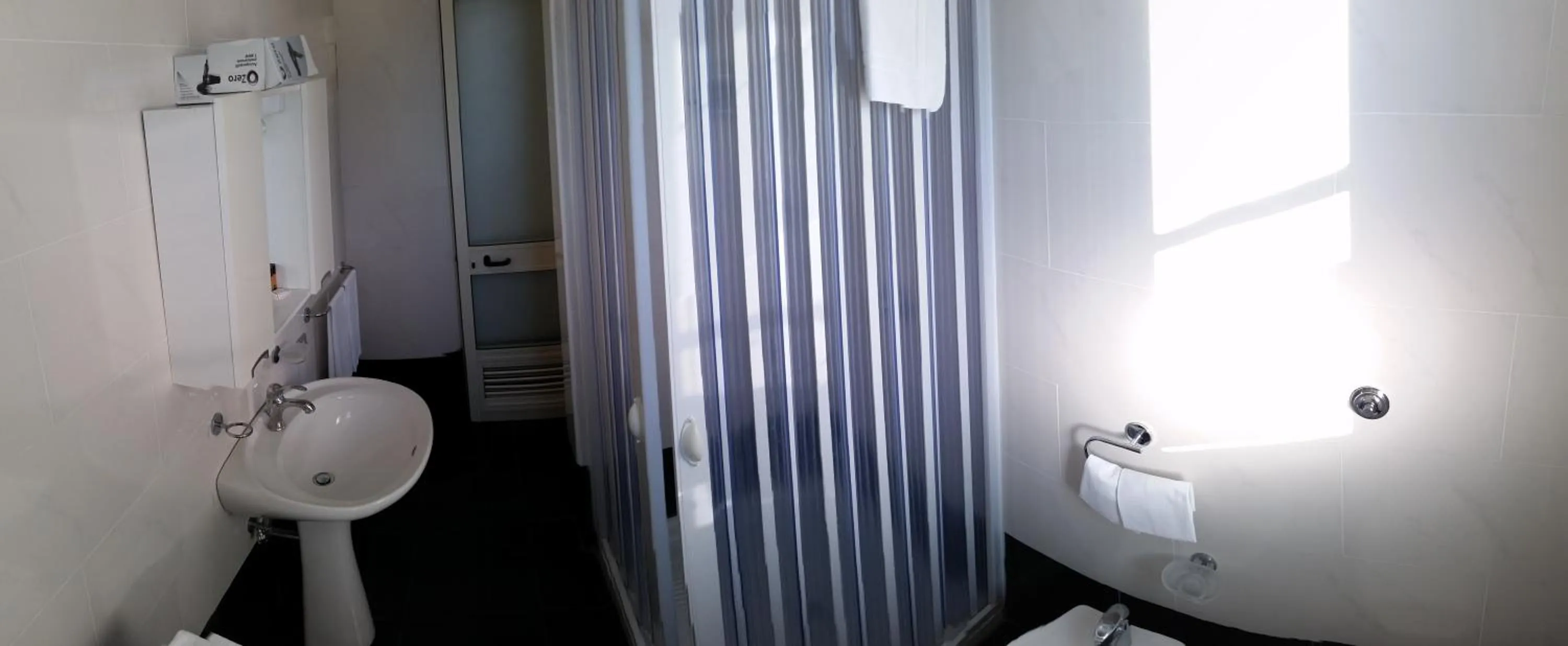 Shower in Hotel Sirio