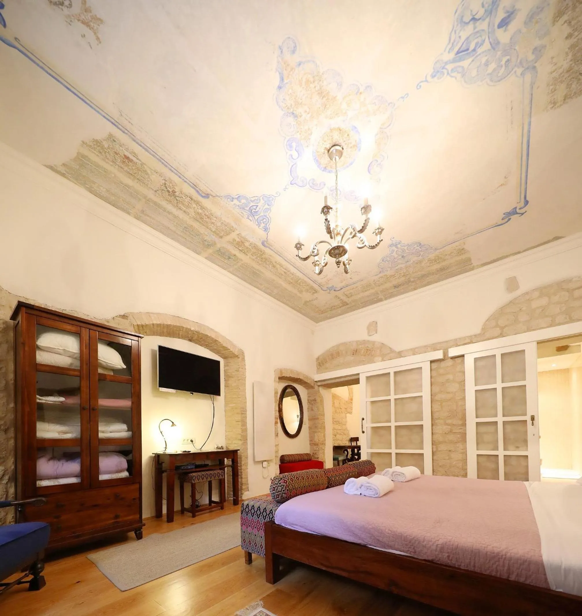 Petrizio Palace