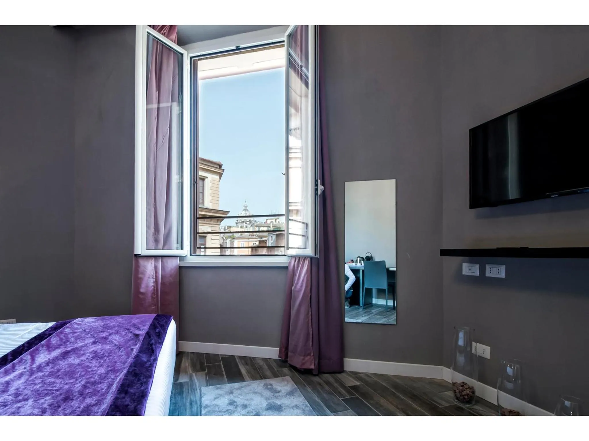City view, Bed in Lea Luxury Rooms