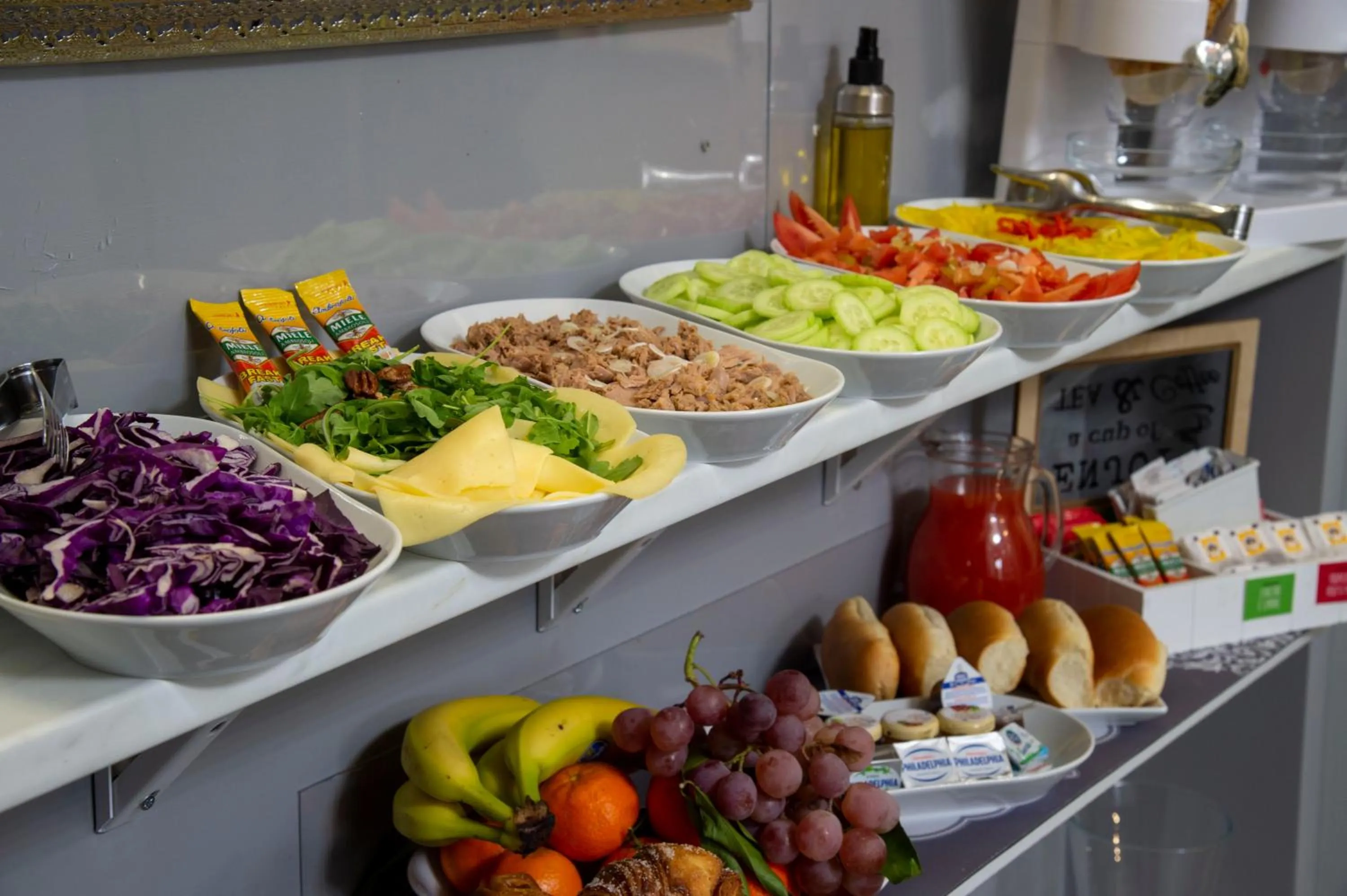 Breakfast in Lea Luxury Rooms