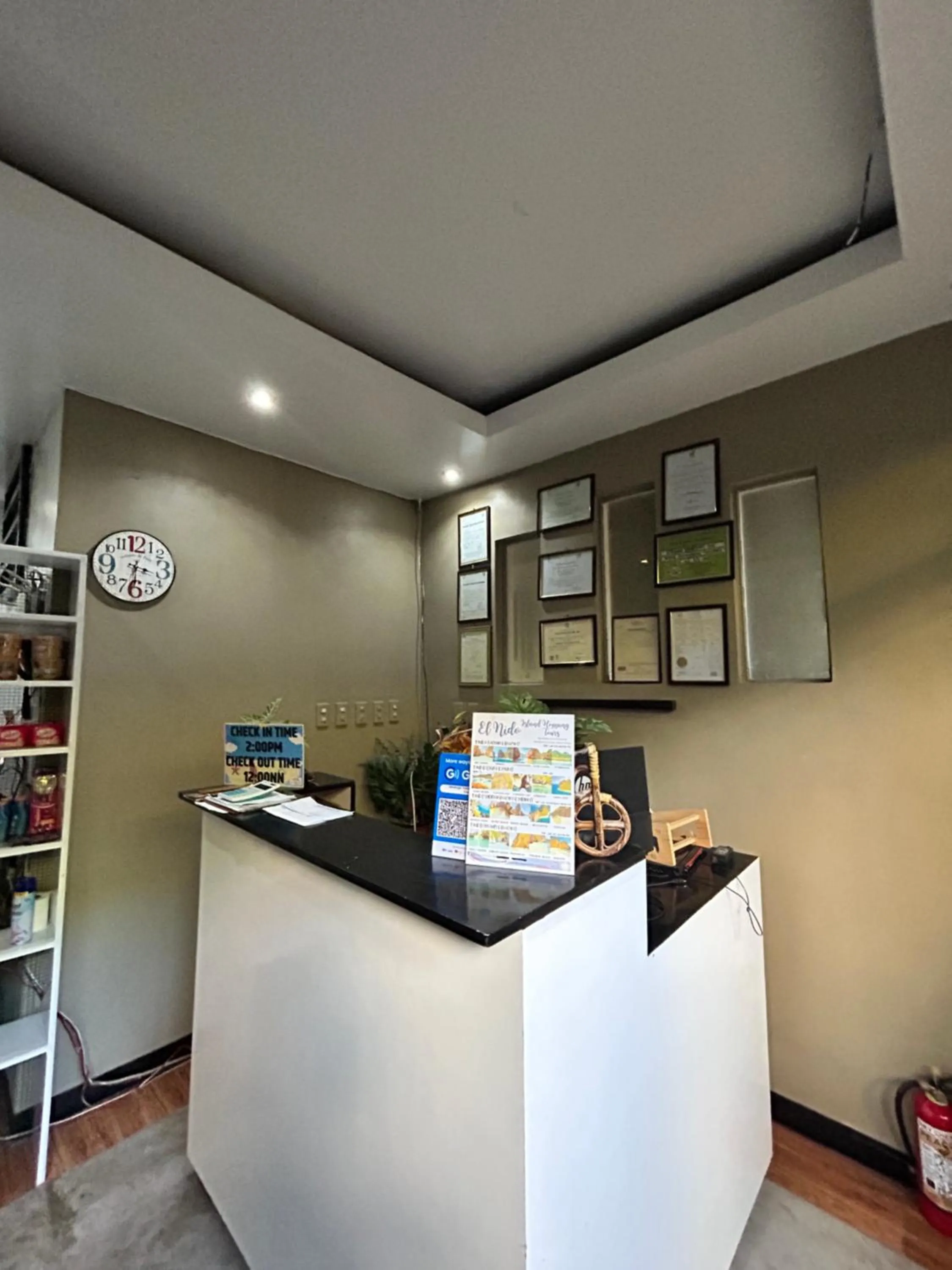 Facade/entrance in Seaslugs Travellers Inn