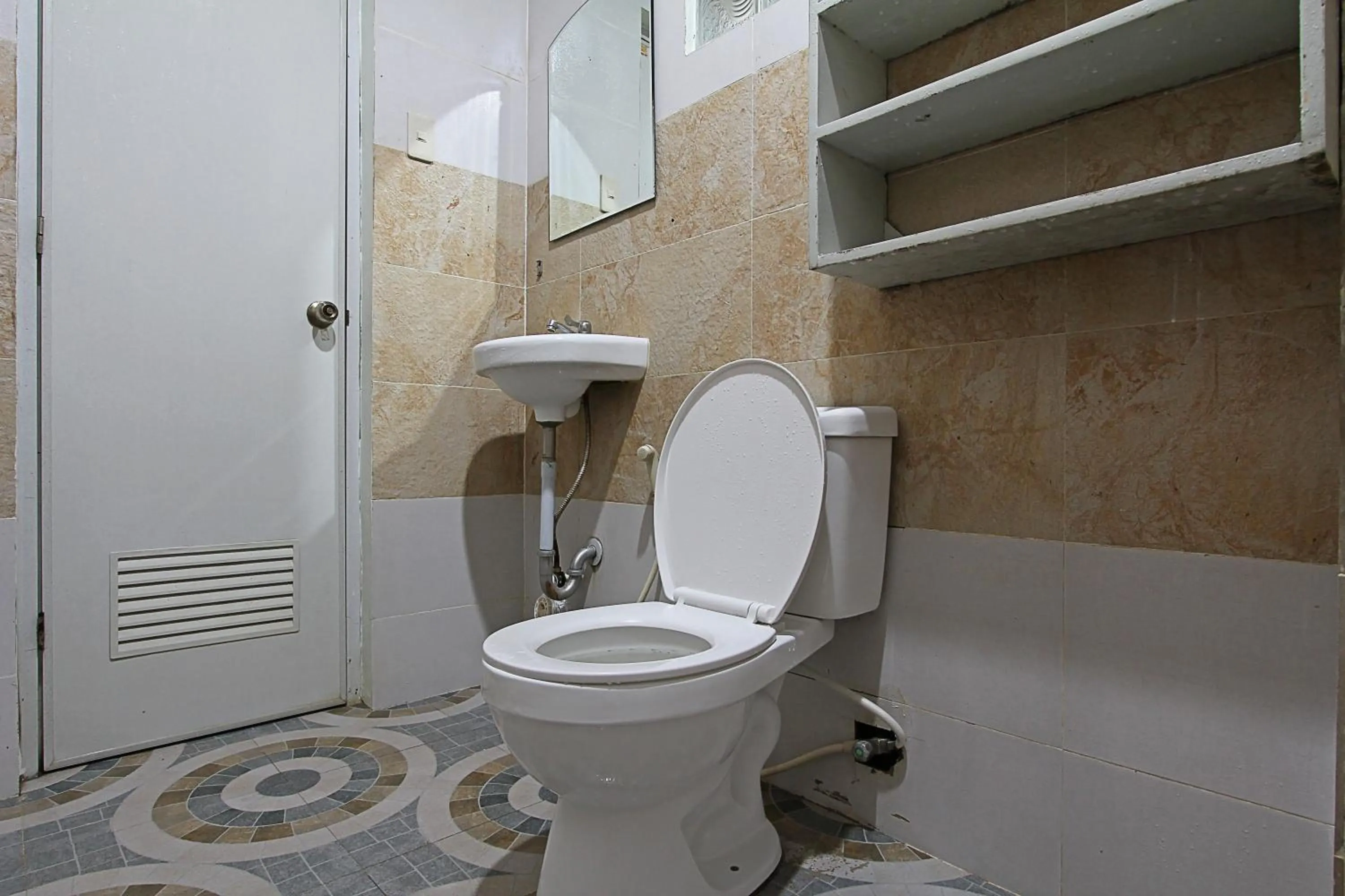 Bathroom in Seaslugs Travellers Inn