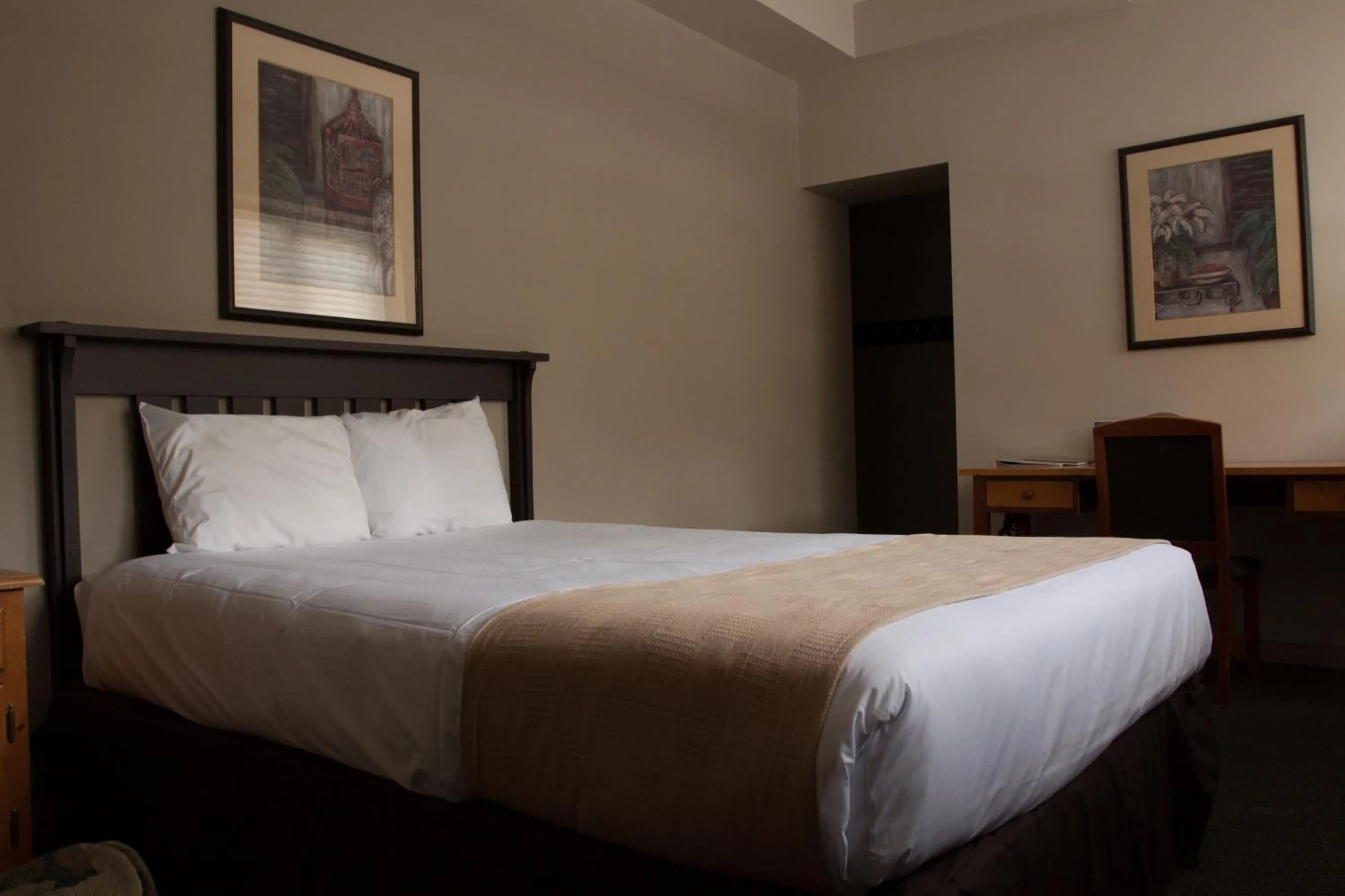 Bed in YWCA Banff Hotel