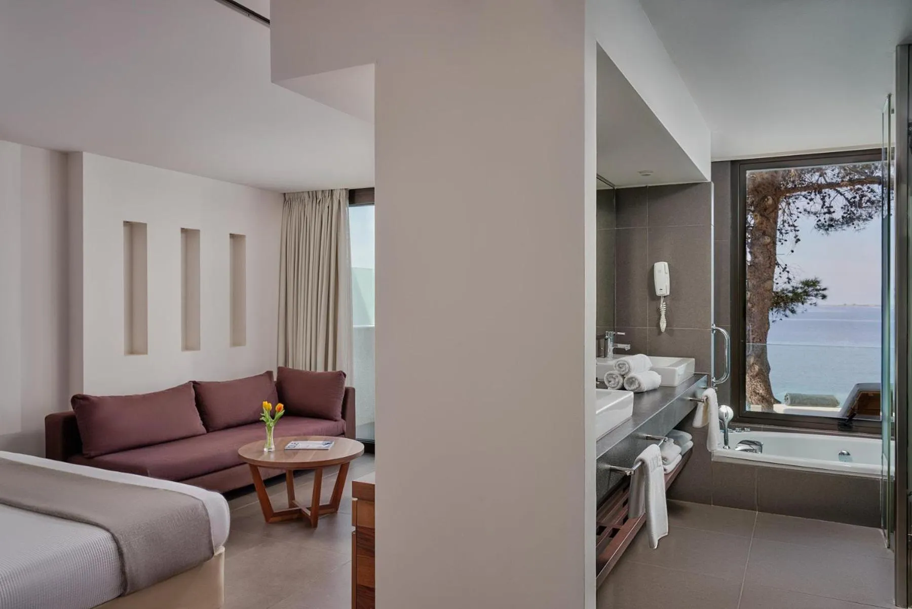 Photo of the whole room, Bed in White Rocks Hotel Kefalonia