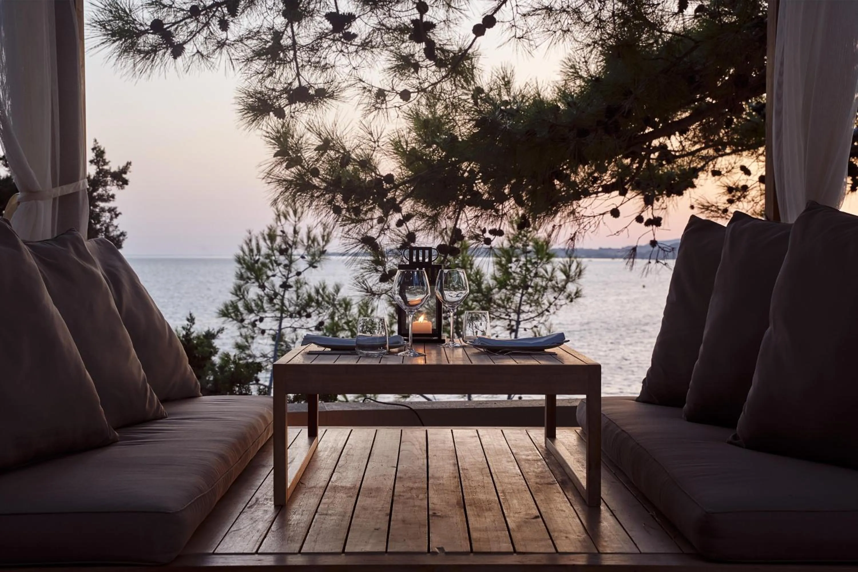 Restaurant/places to eat in White Rocks Hotel Kefalonia