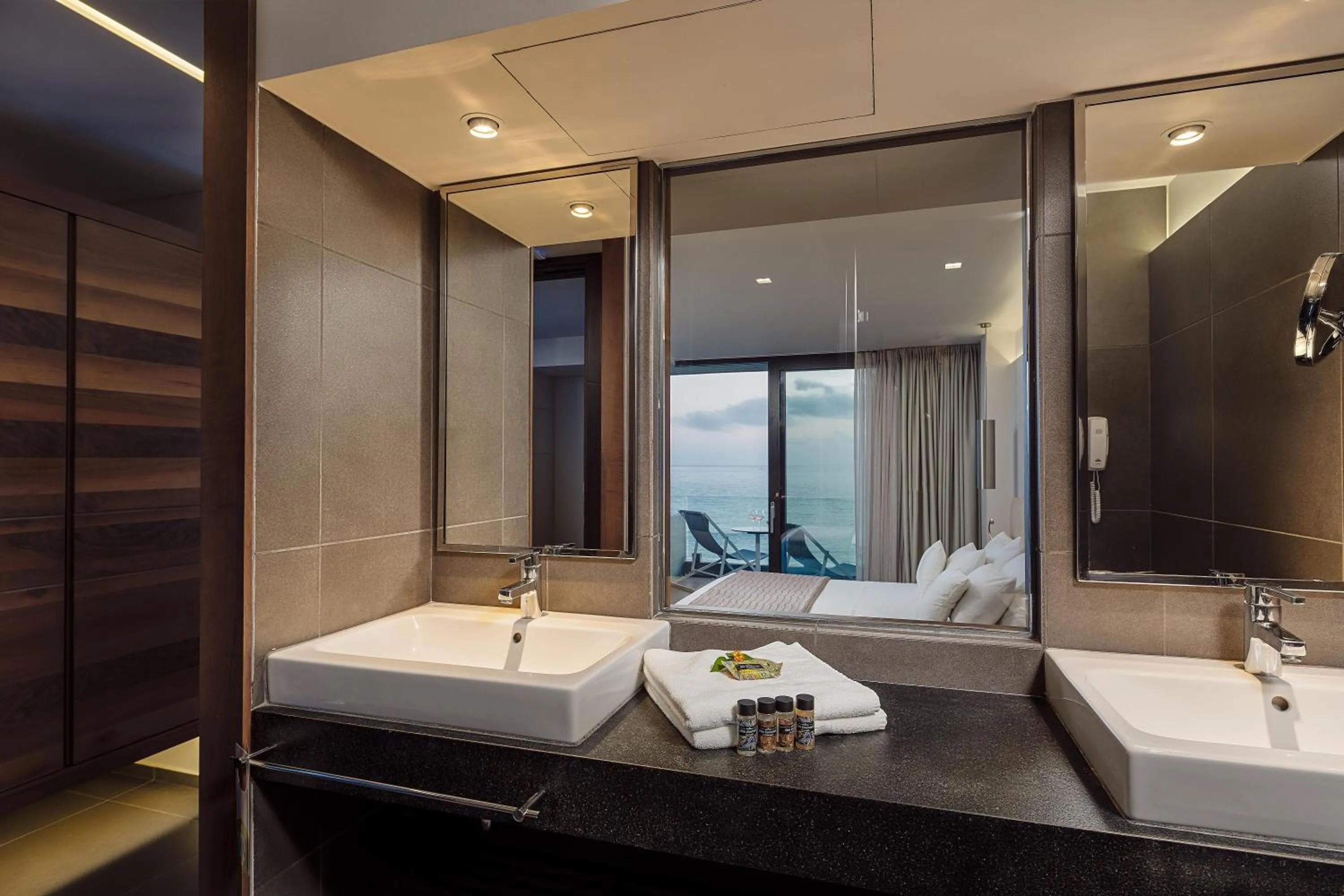 Bathroom in White Rocks Hotel Kefalonia